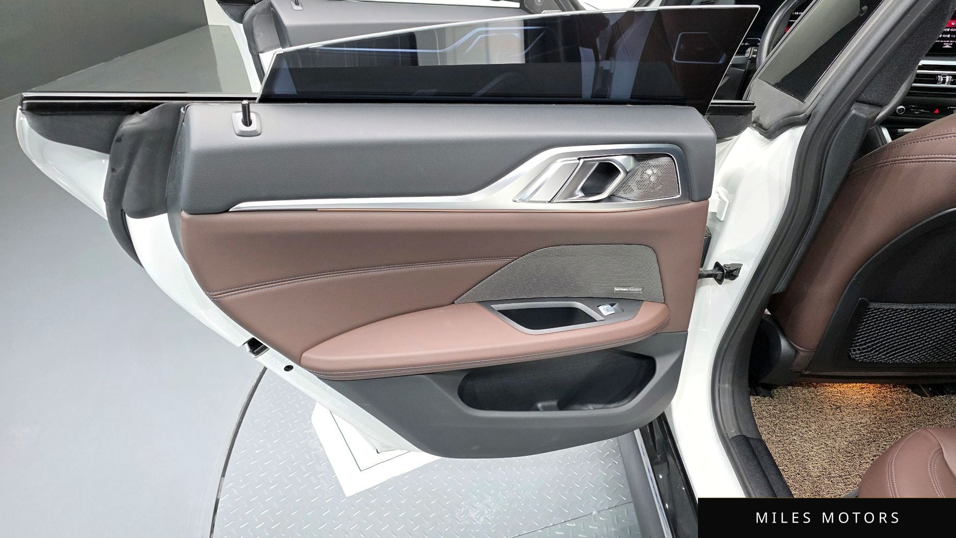 BMW i4 2023 — миниатюра 15