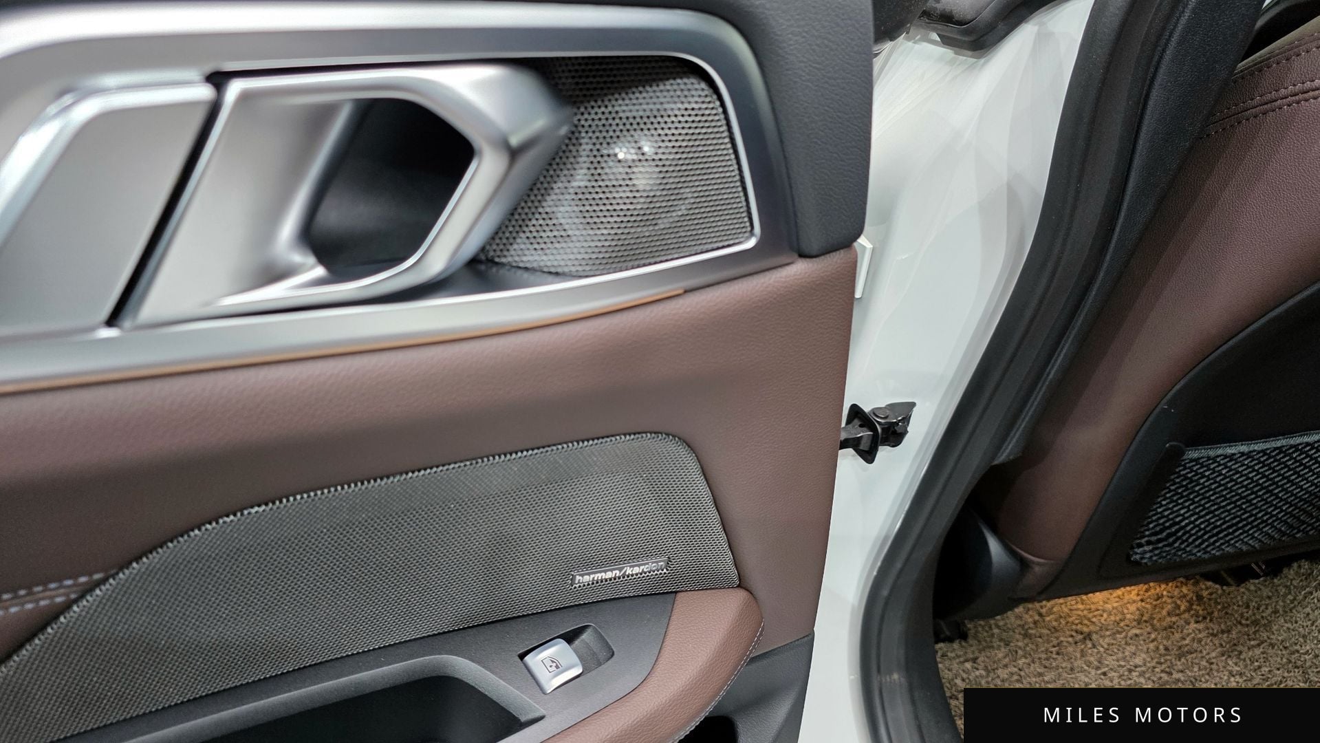 BMW i4 2023 — миниатюра 30