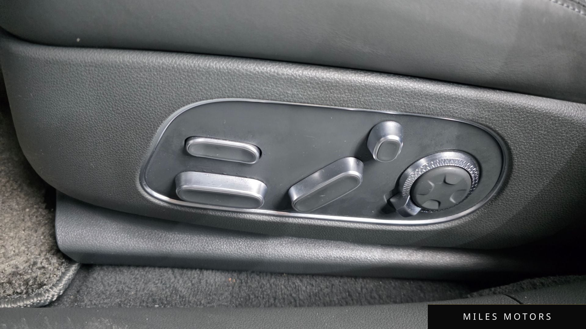 Genesis G90 (RS4) 2022 — миниатюра 33