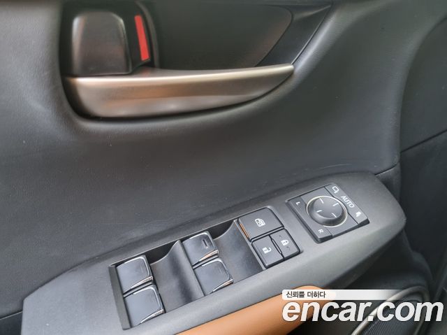 Лексус NX300h 2021 — миниатюра 17