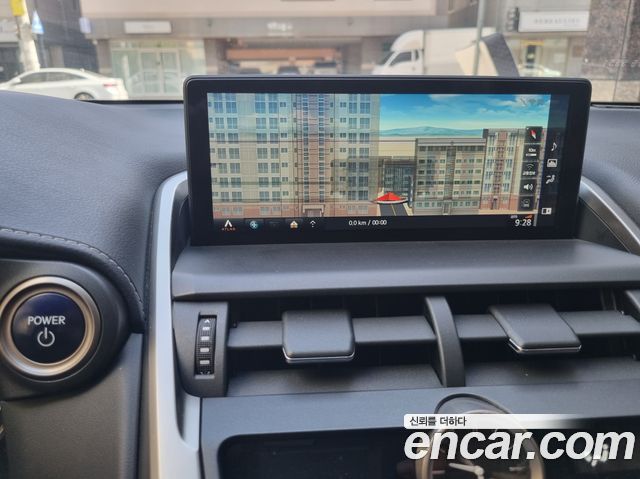 Лексус NX300h 2021 — миниатюра 24