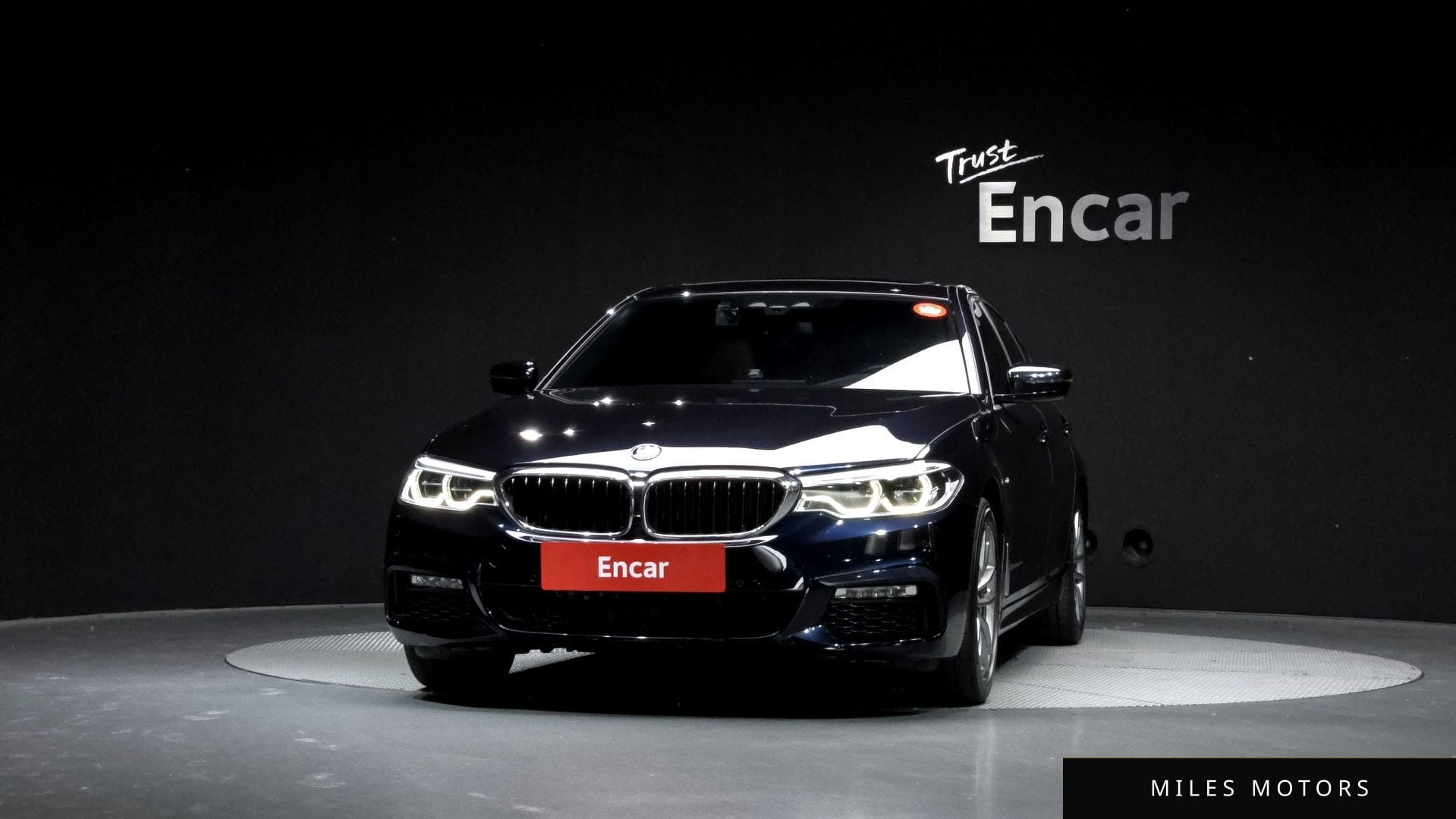 BMW 5 Series (G30) 2018 — миниатюра 3