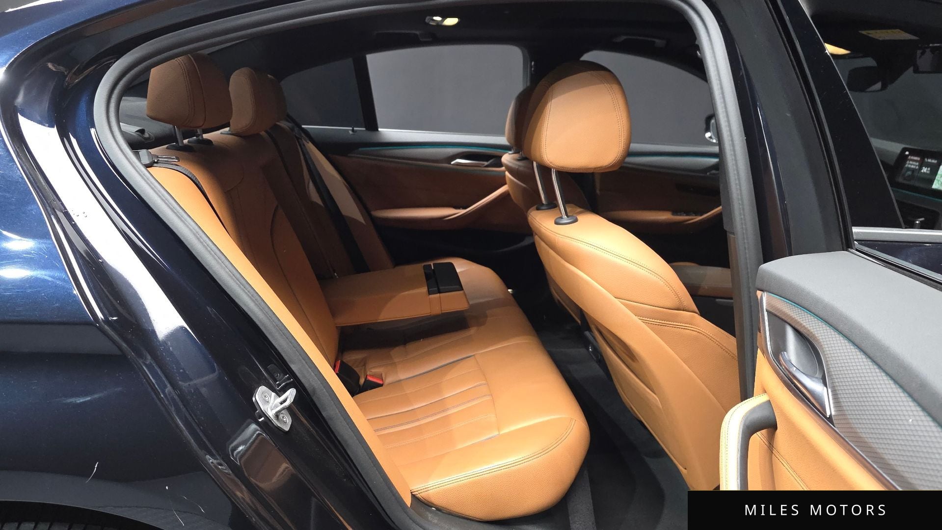 BMW 5 Series (G30) 2018 — миниатюра 12