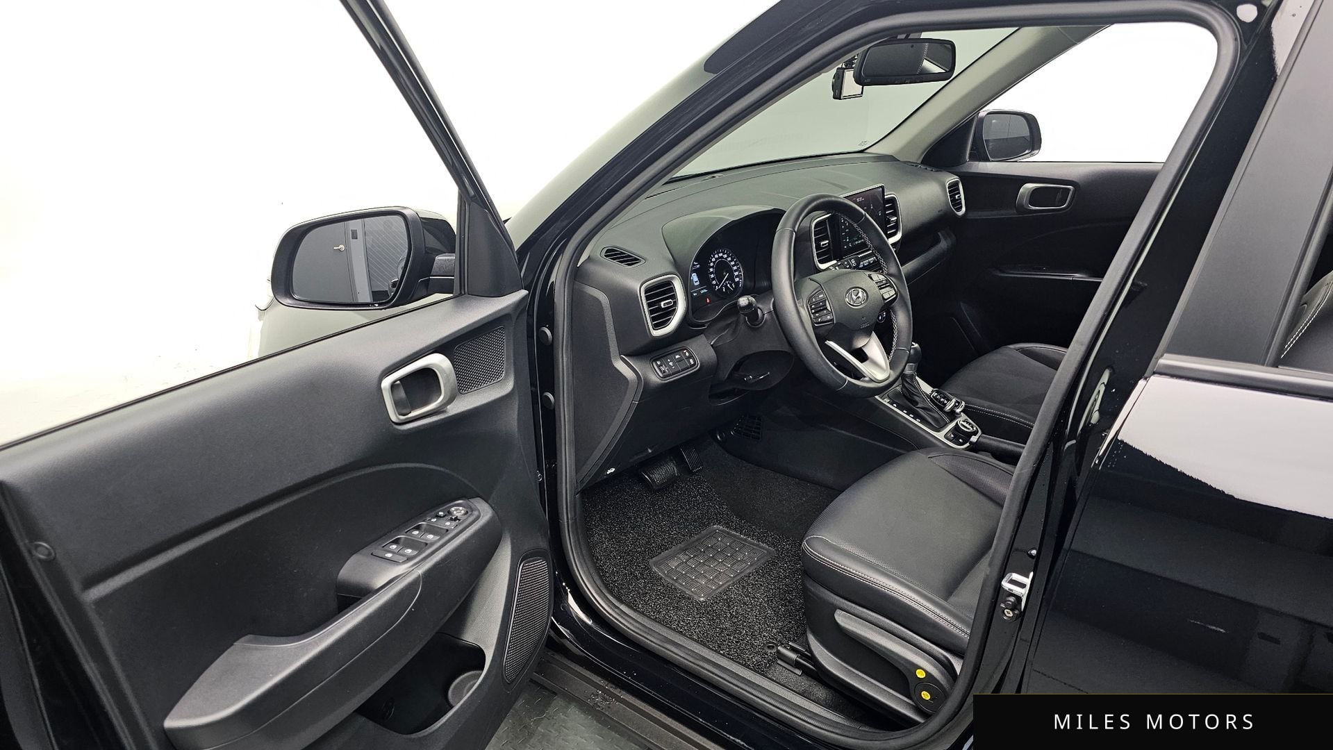 Hyundai 베뉴 2022 — миниатюра 13