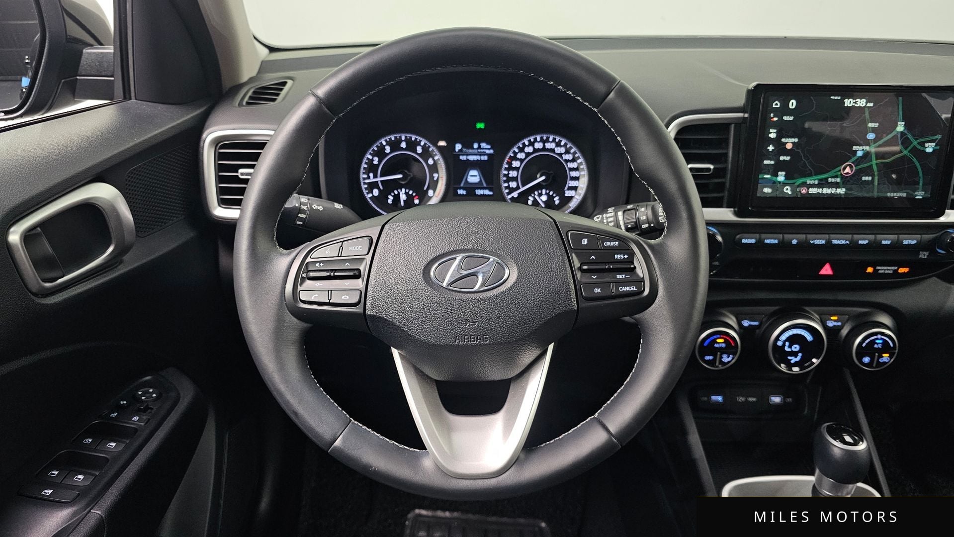 Hyundai 베뉴 2022 — миниатюра 20