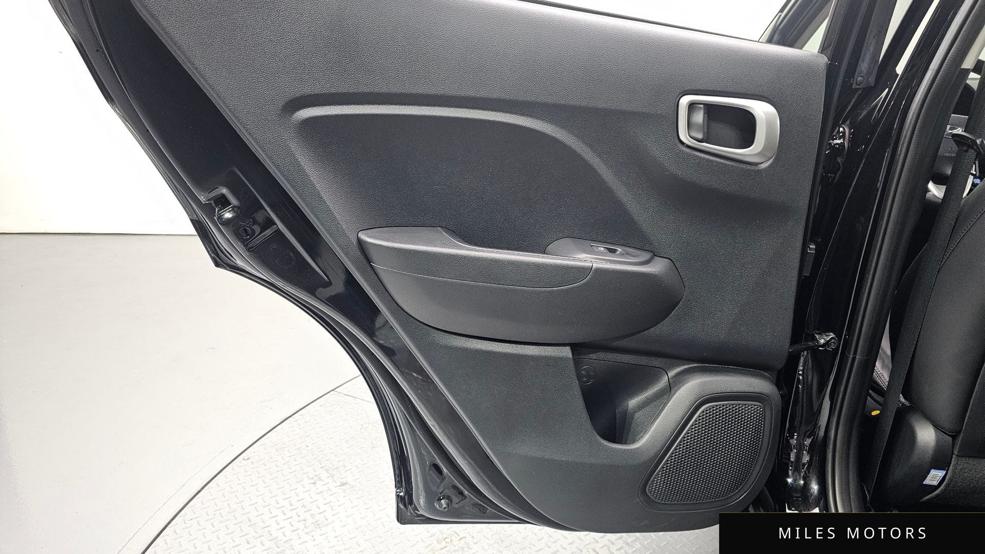 Hyundai 베뉴 2022 — миниатюра 15