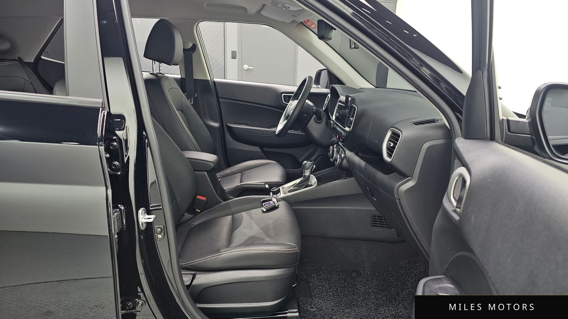 Hyundai 베뉴 2022 — миниатюра 16