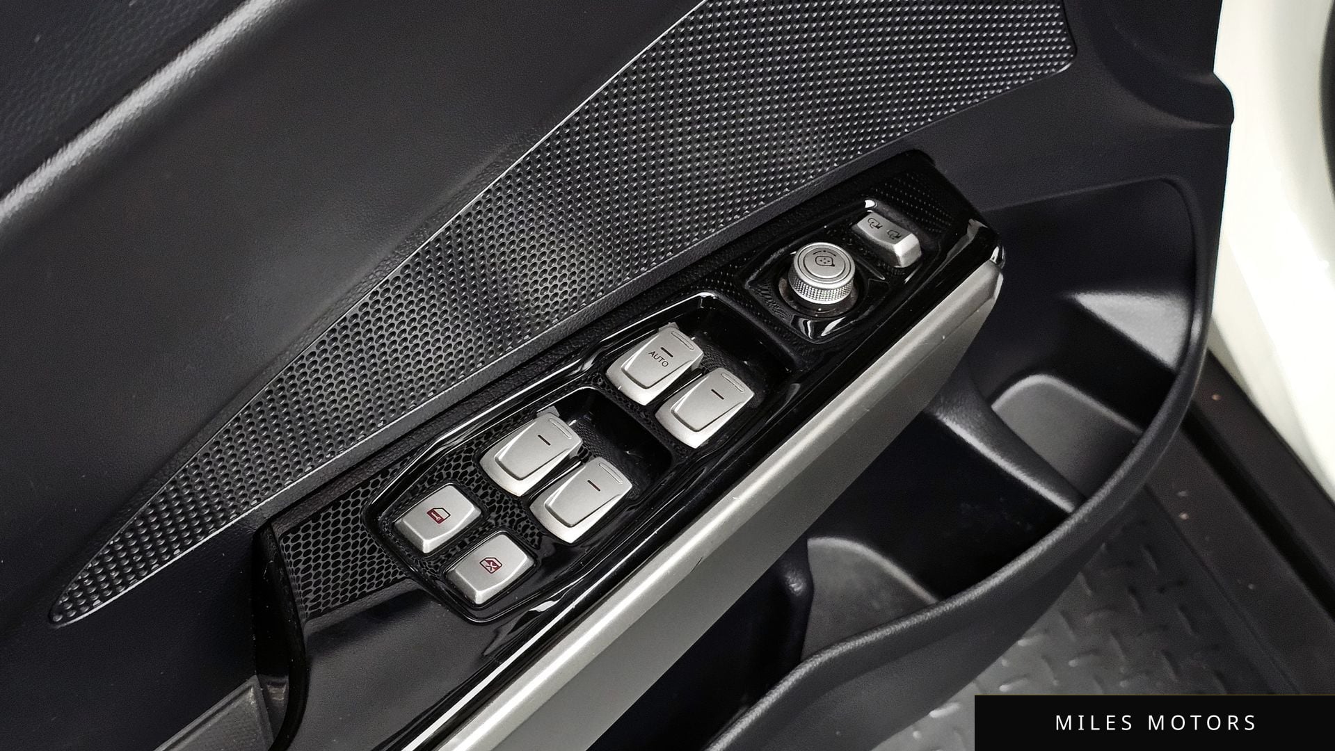 KG Mobility Tivoli 2016 — миниатюра 18