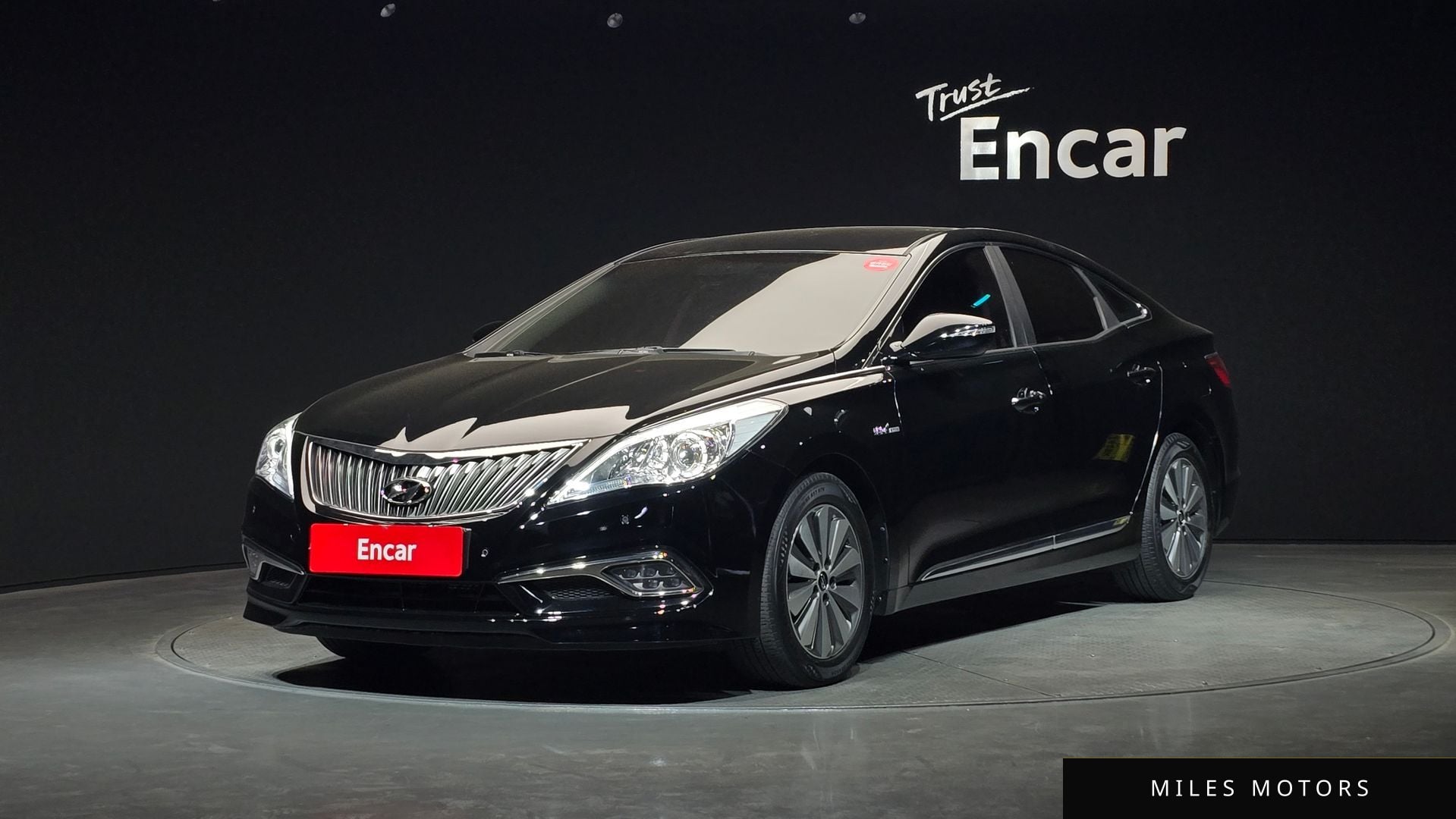 Hyundai Grandeur 2015 — фото 1 из 12