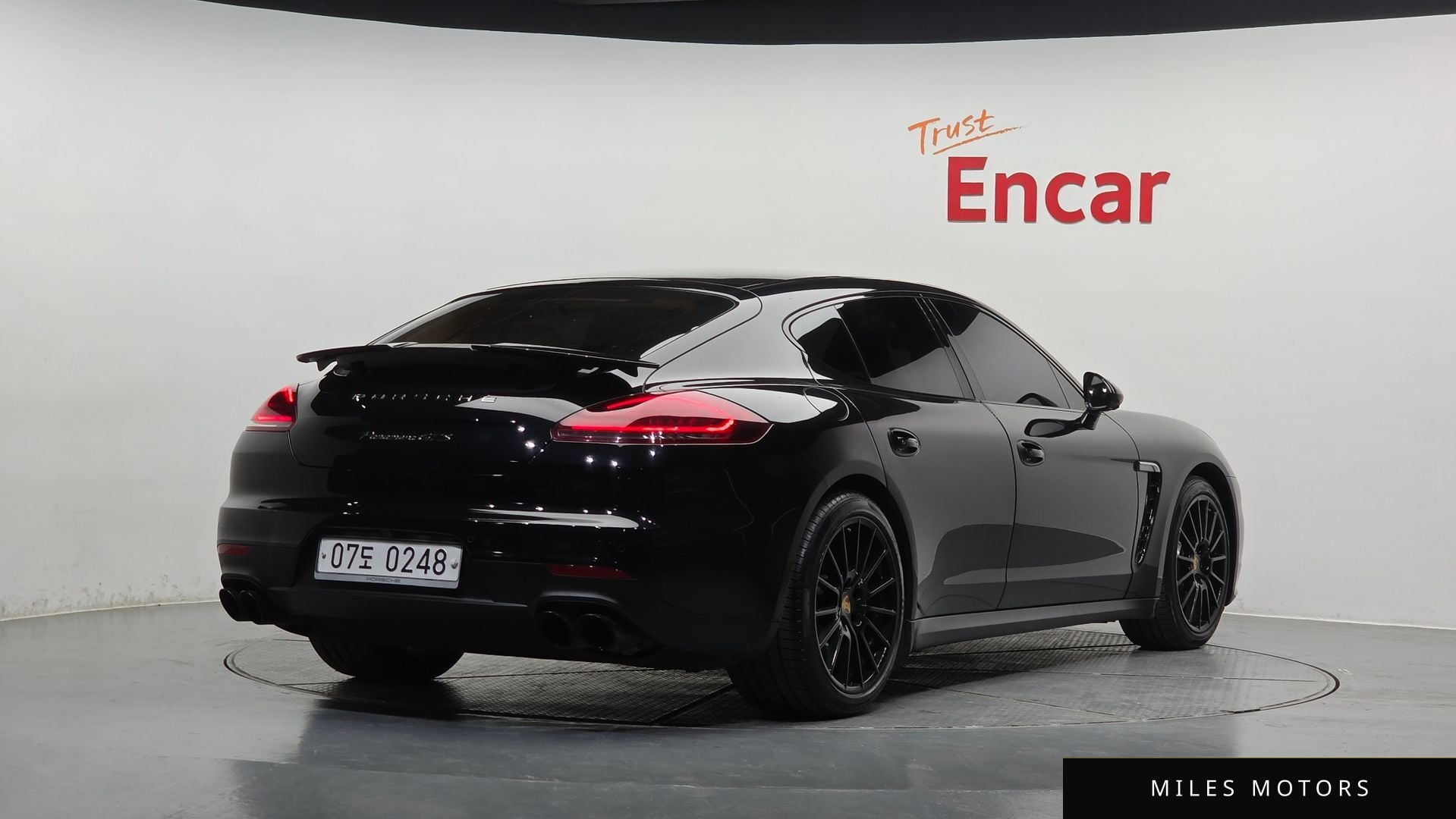 Porsche Panamera 2016 — миниатюра 2