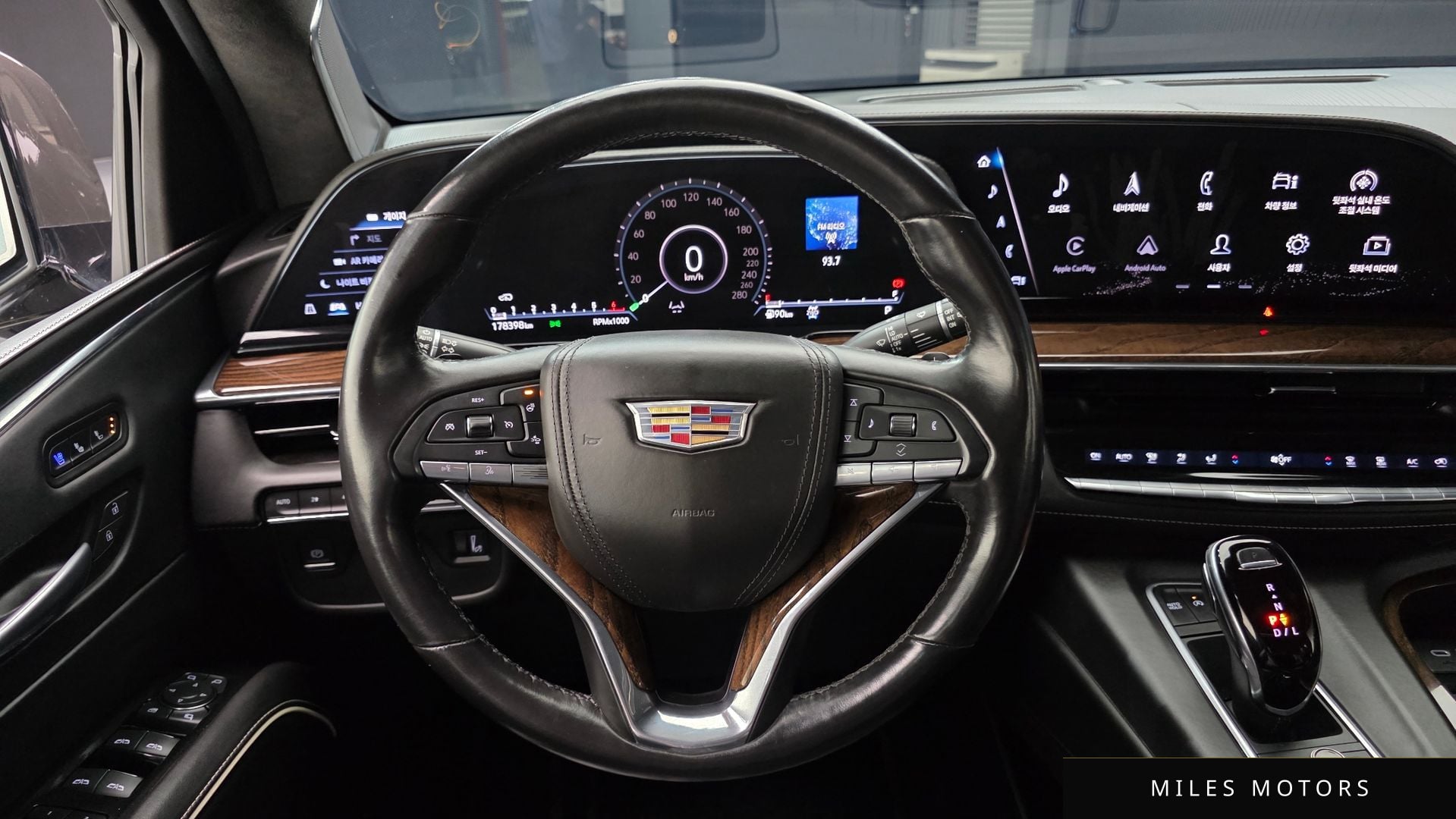 Cadillac 에스컬레이드 2021 — миниатюра 13