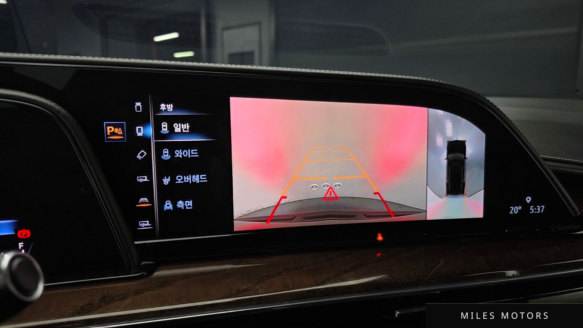 Cadillac 에스컬레이드 2021 — миниатюра 17