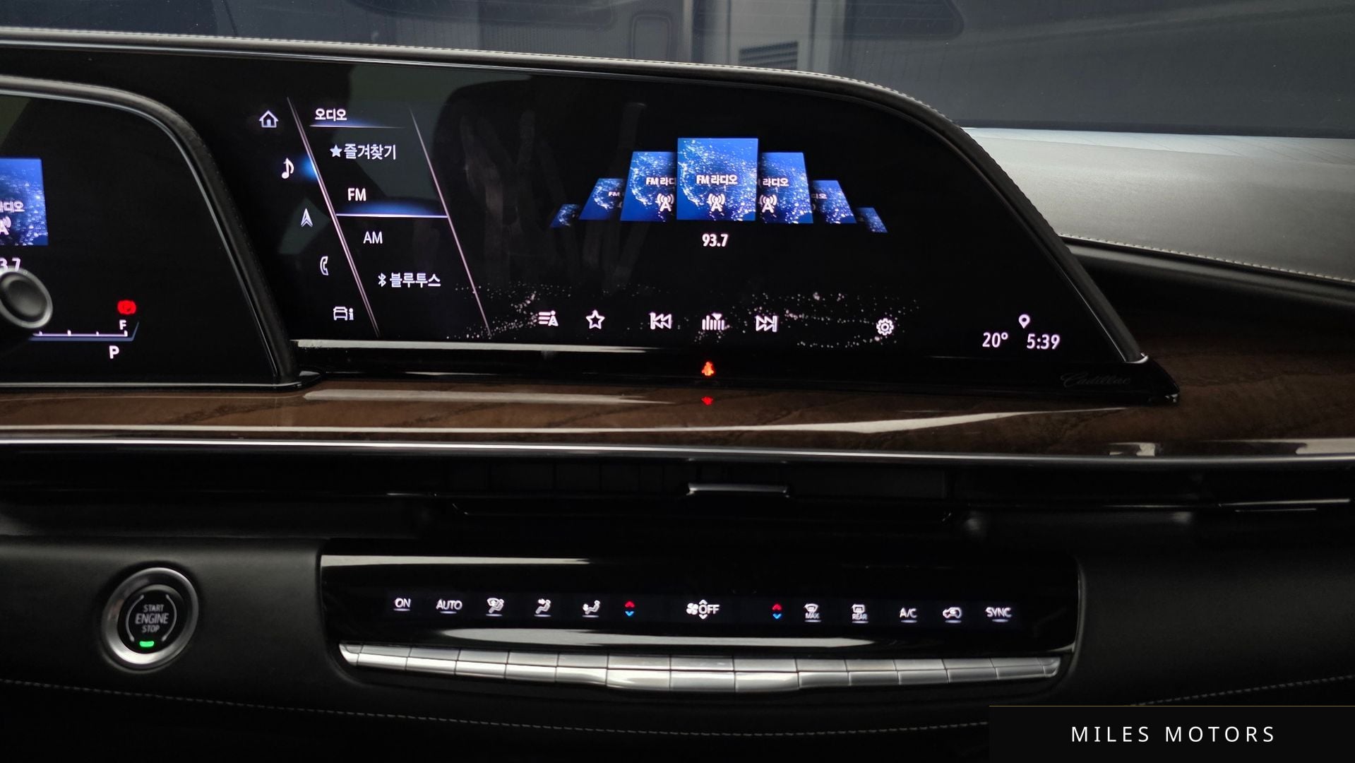 Cadillac 에스컬레이드 2021 — миниатюра 18