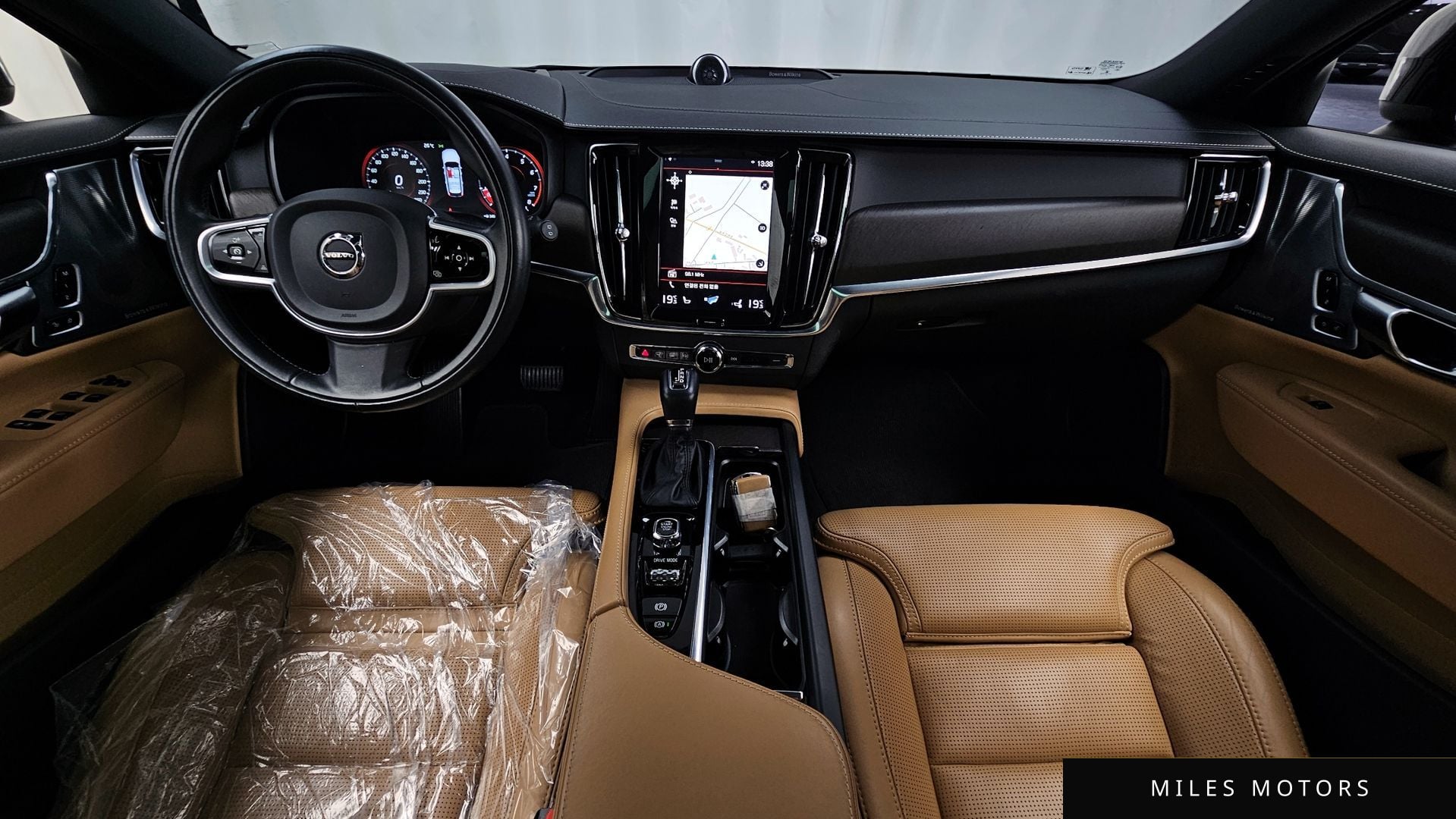 Volvo V90 크로스컨트리 2020 — миниатюра 10