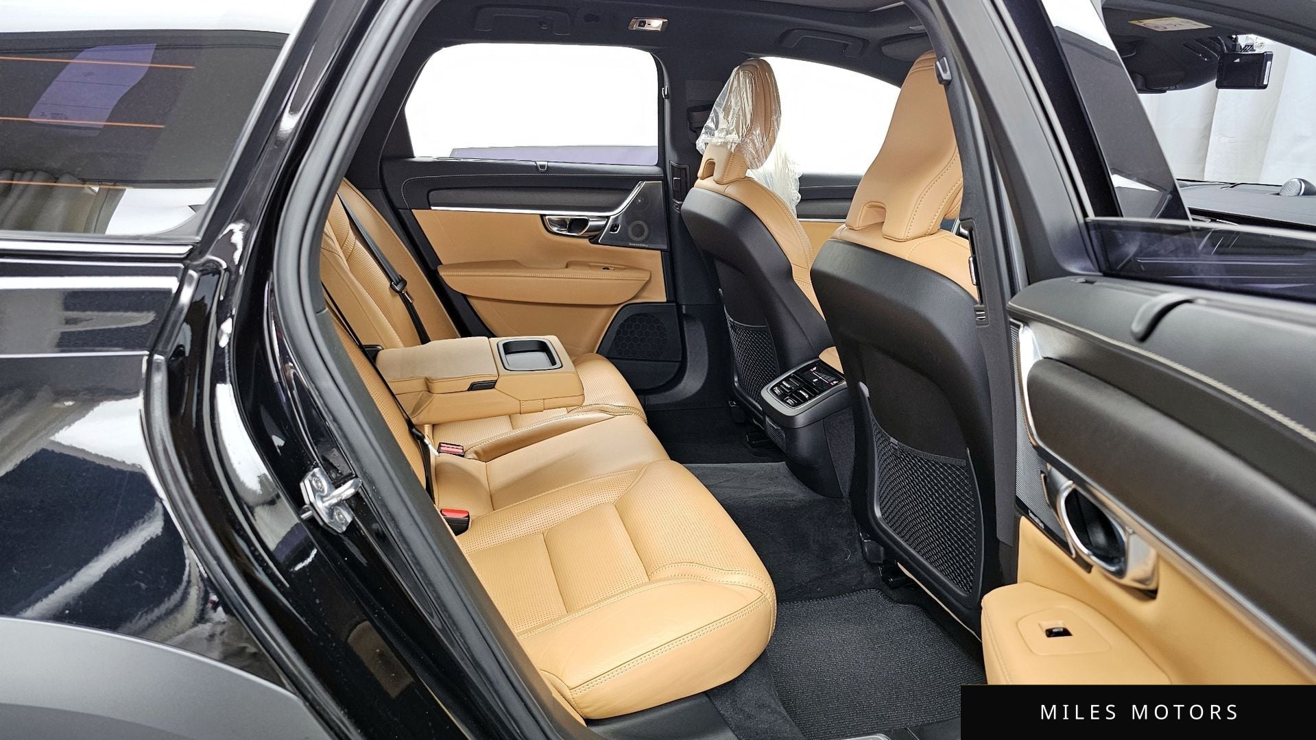 Volvo V90 크로스컨트리 2020 — миниатюра 17