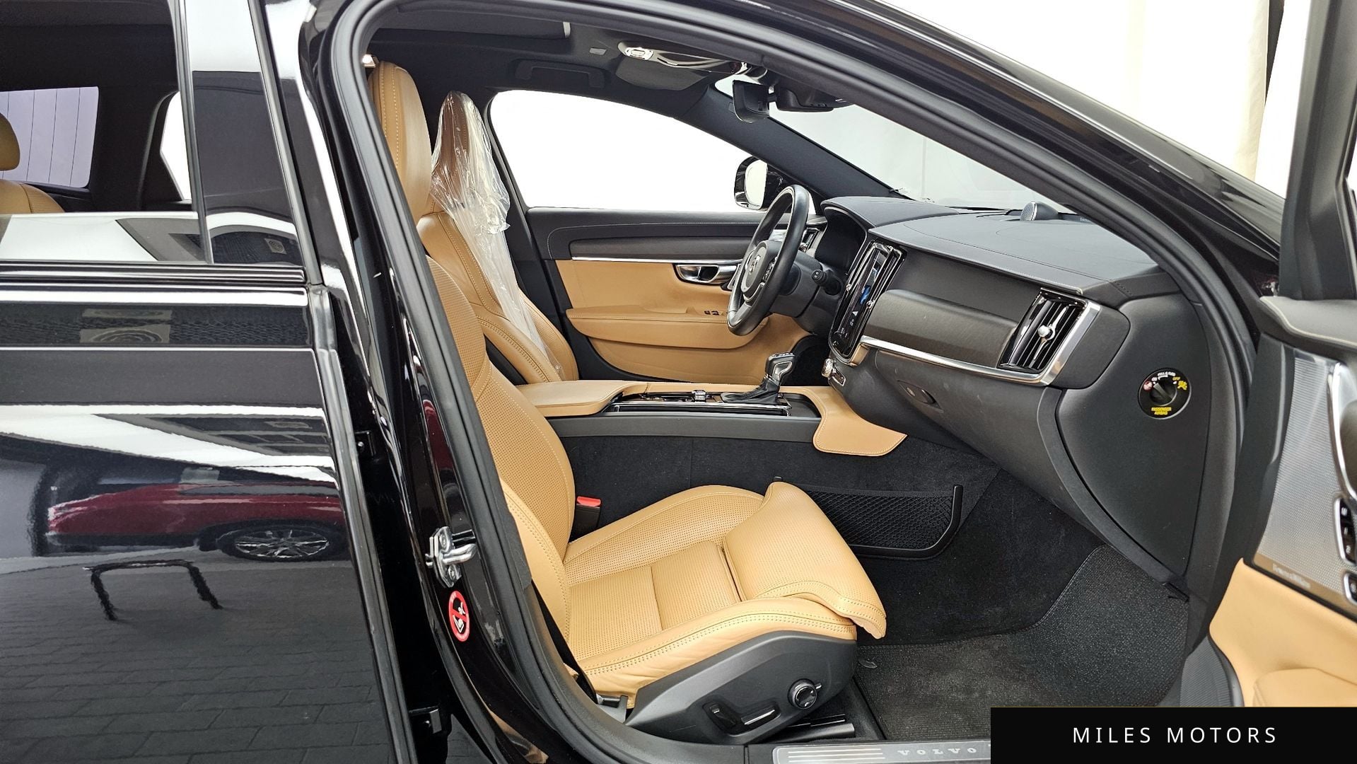 Volvo V90 크로스컨트리 2020 — миниатюра 18