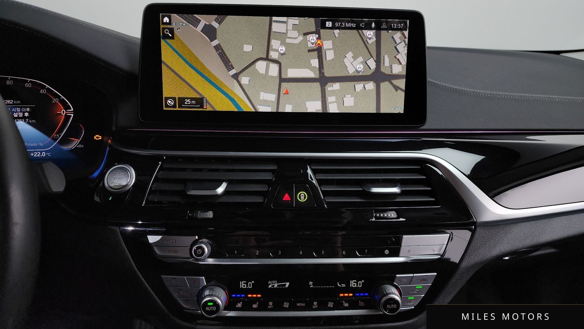 BMW 5 Series (G30) 2021 — миниатюра 12