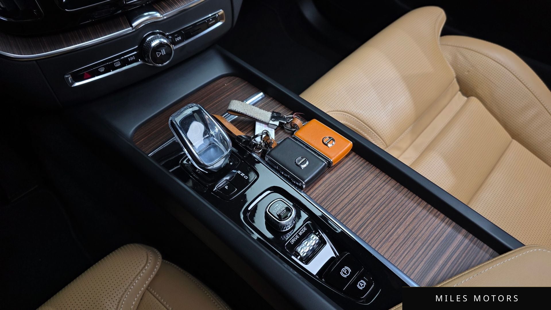 Volvo XC60 2021 — миниатюра 12