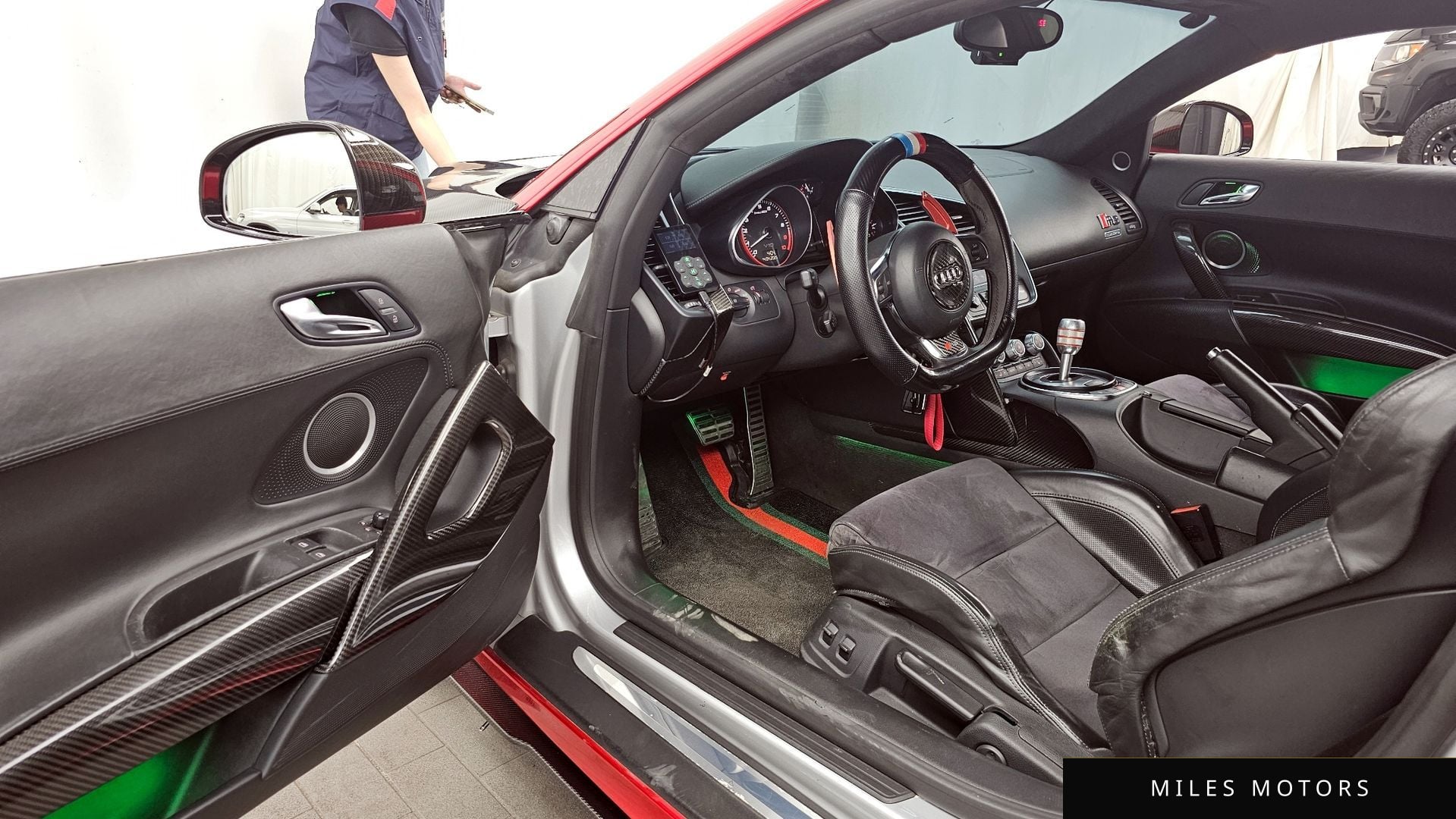 Audi R8 2010 — миниатюра 10