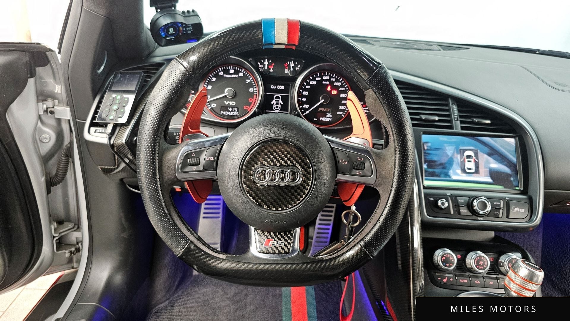 Audi R8 2010 — миниатюра 12