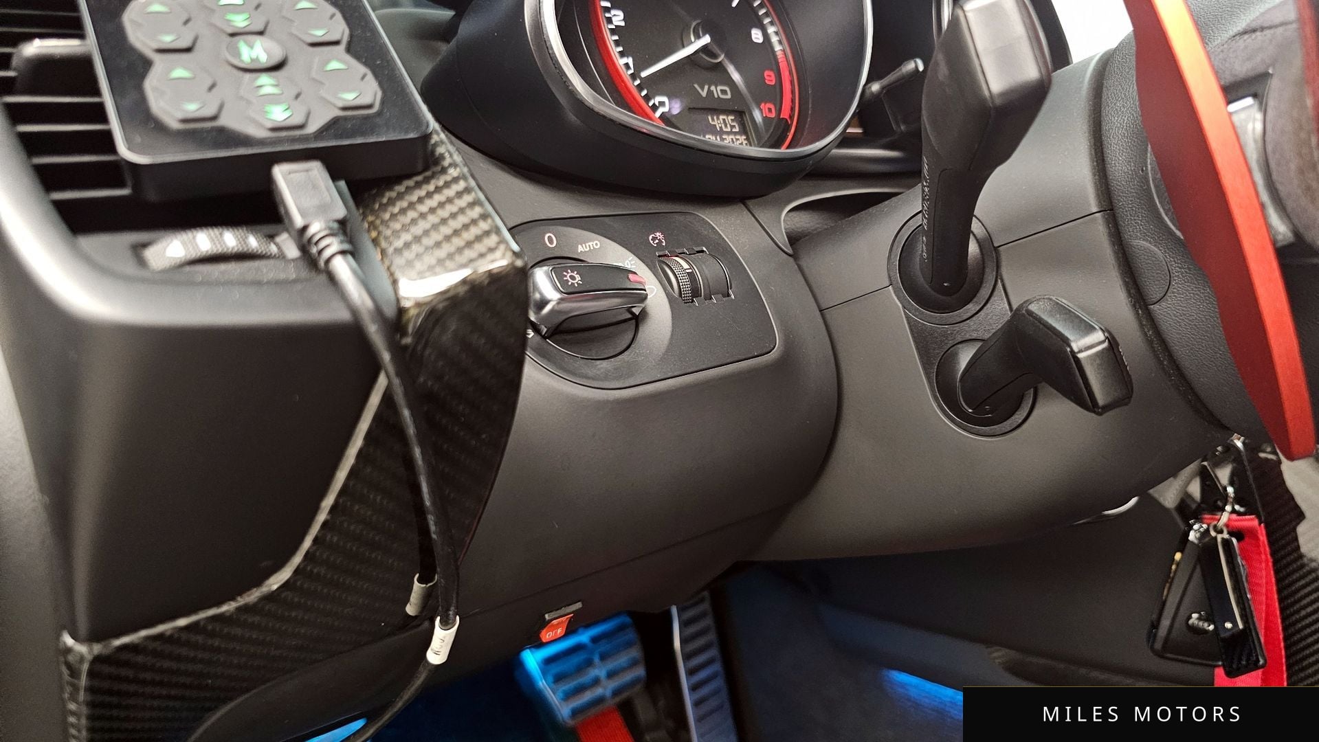 Audi R8 2010 — миниатюра 18