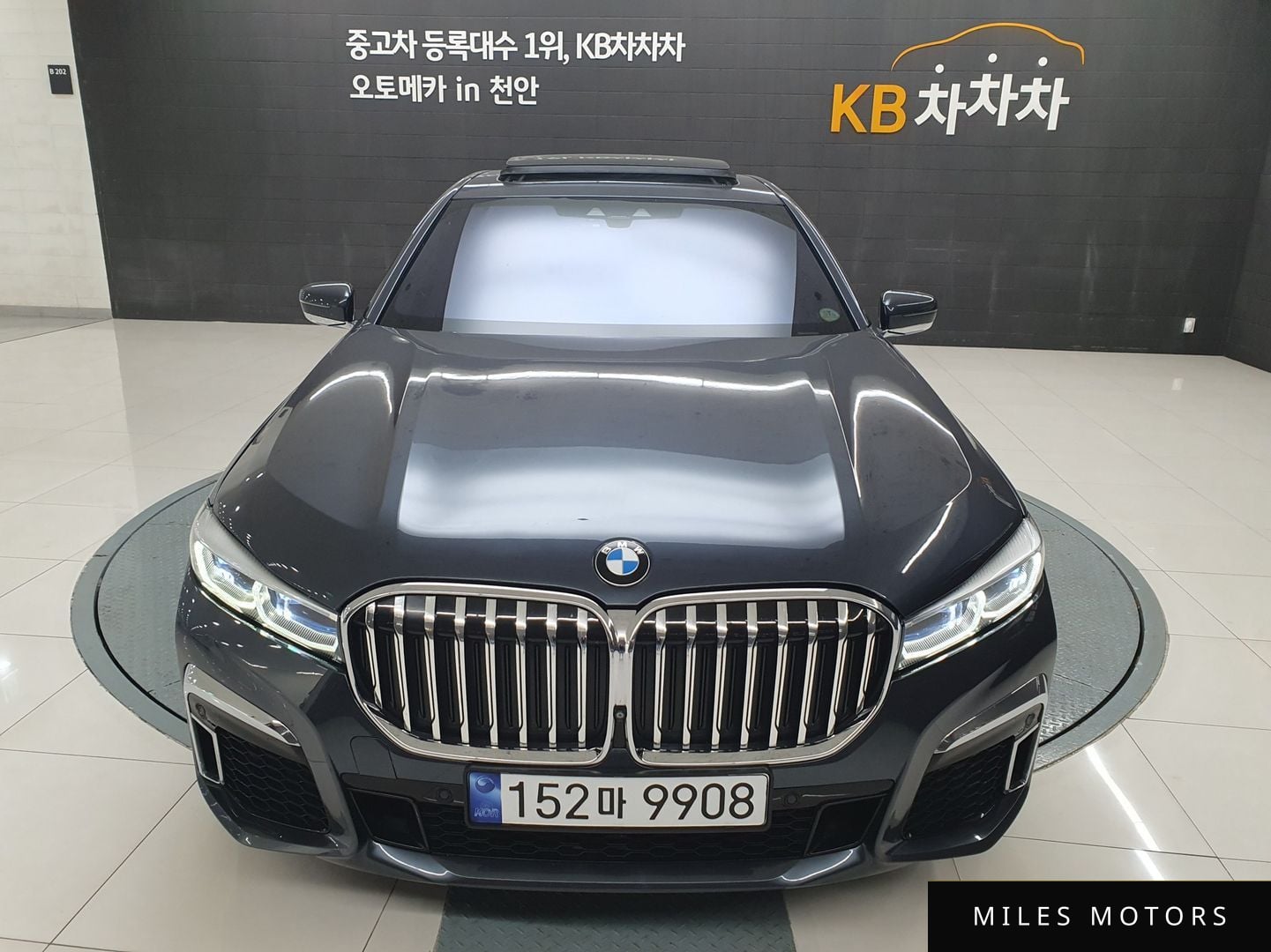BMW 7 Series (G11) 2016 — фото 1 из 12