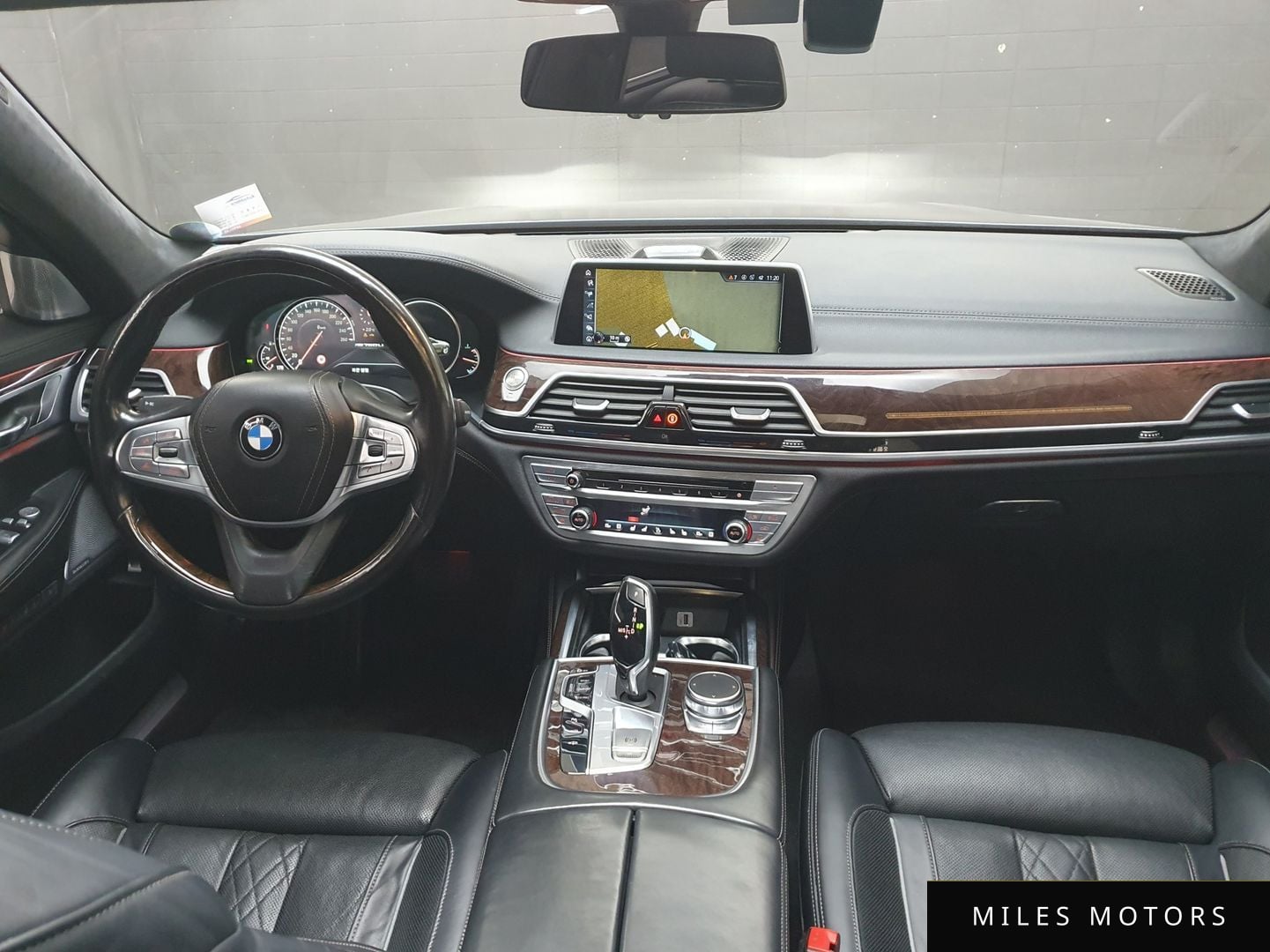BMW 7 Series (G11) 2016 — миниатюра 7