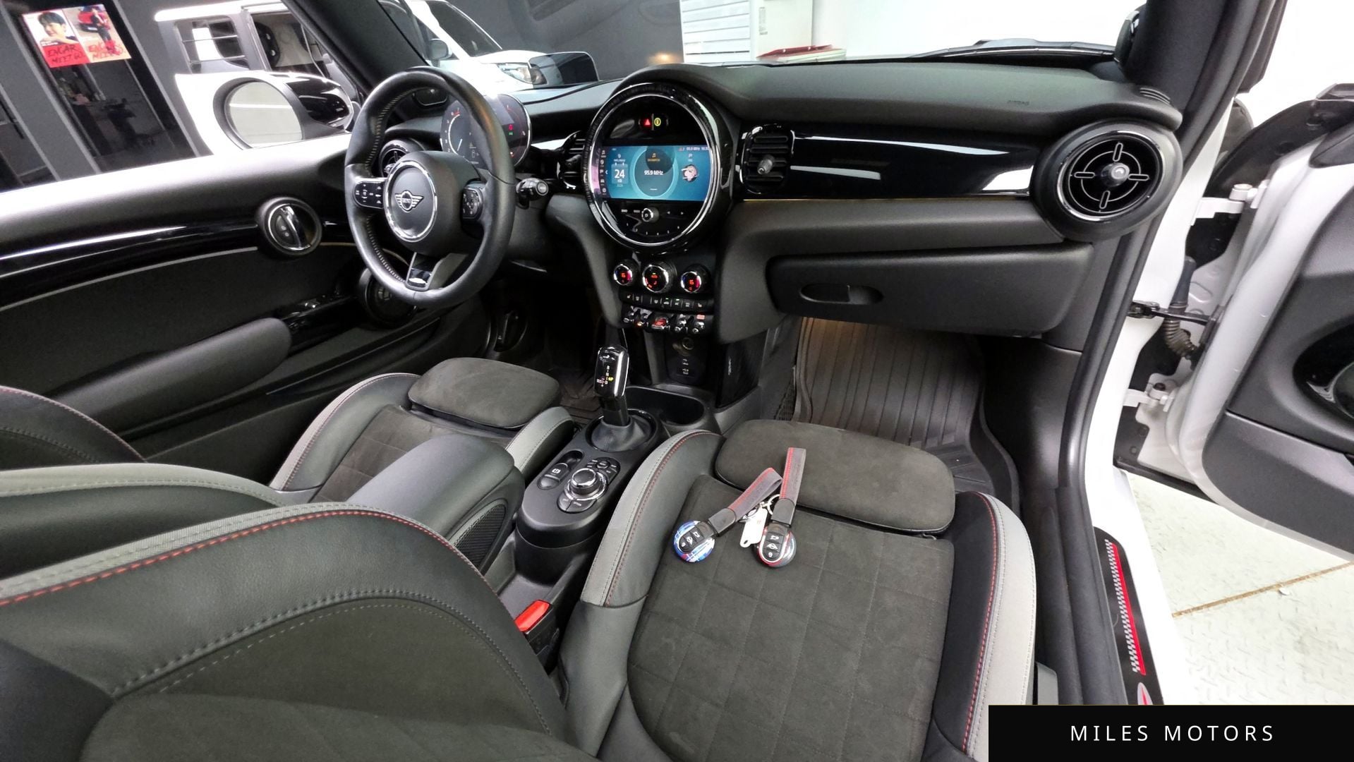 MINI Cooper S 2022 — миниатюра 7