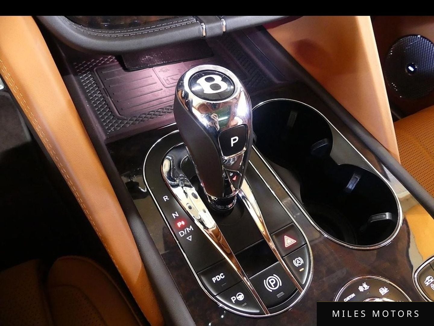 Bentley Bentayga 2021 — миниатюра 9