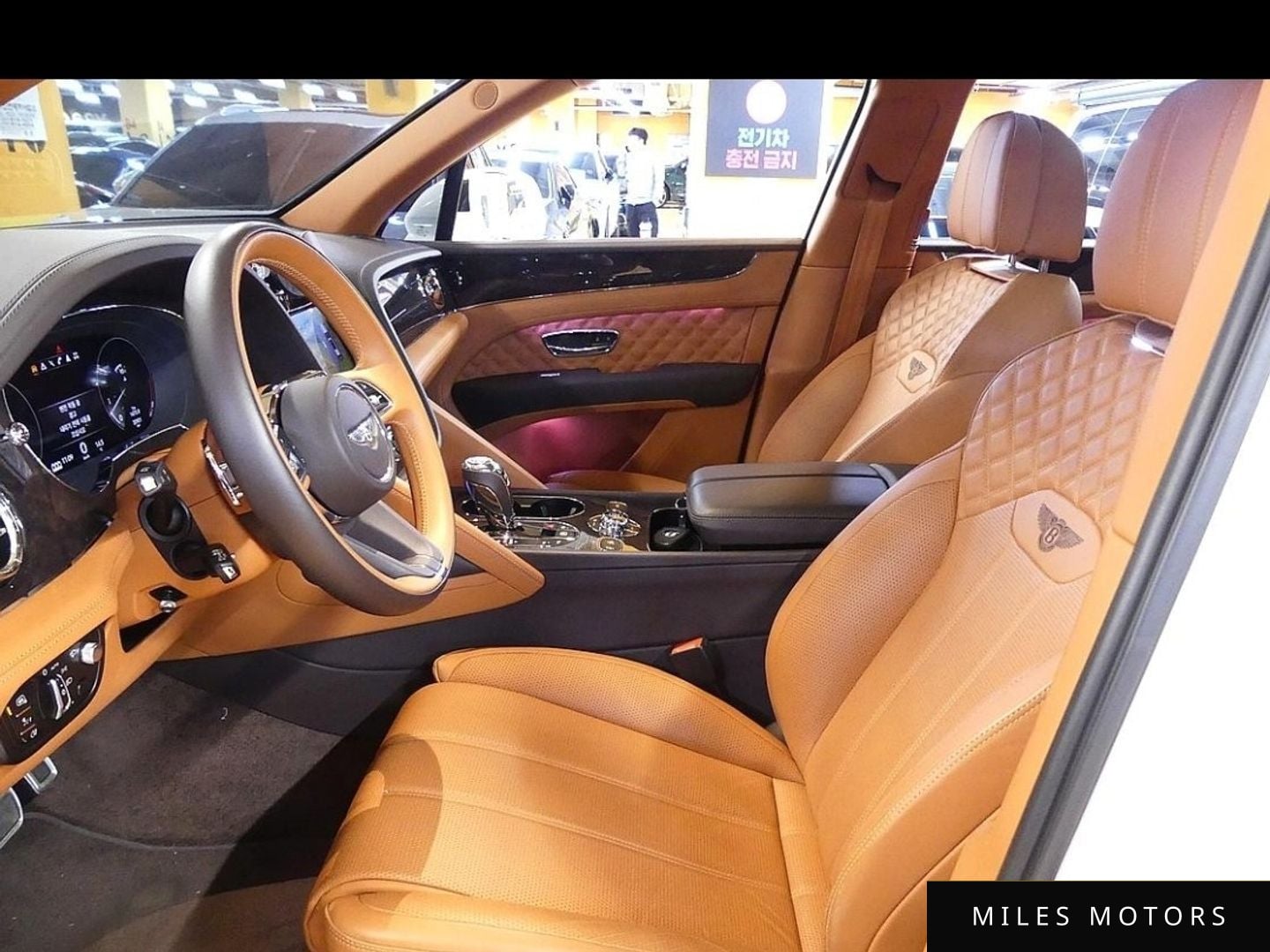 Bentley Bentayga 2021 — миниатюра 10