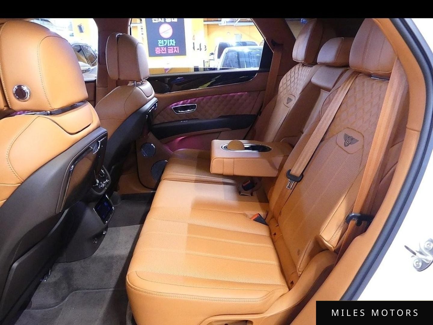 Bentley Bentayga 2021 — миниатюра 11
