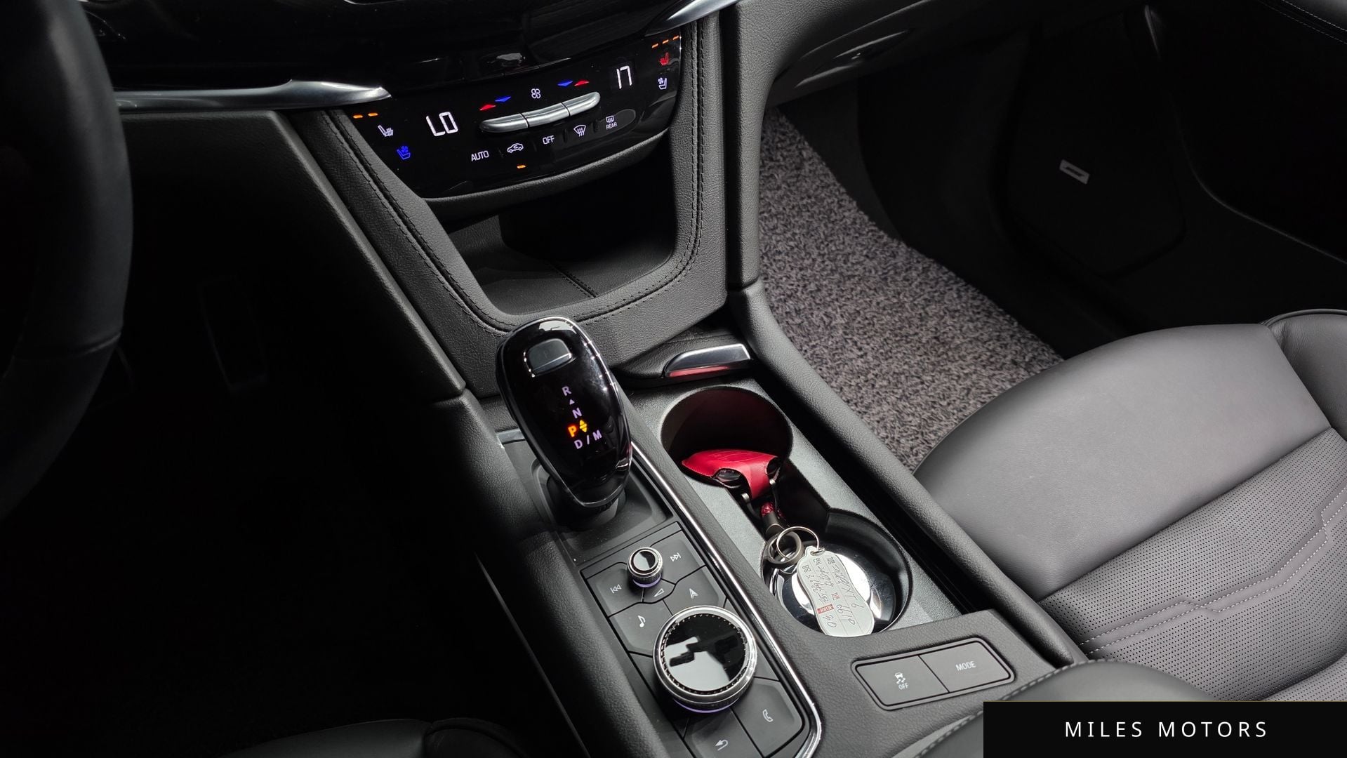 Cadillac XT6 2023 — миниатюра 12