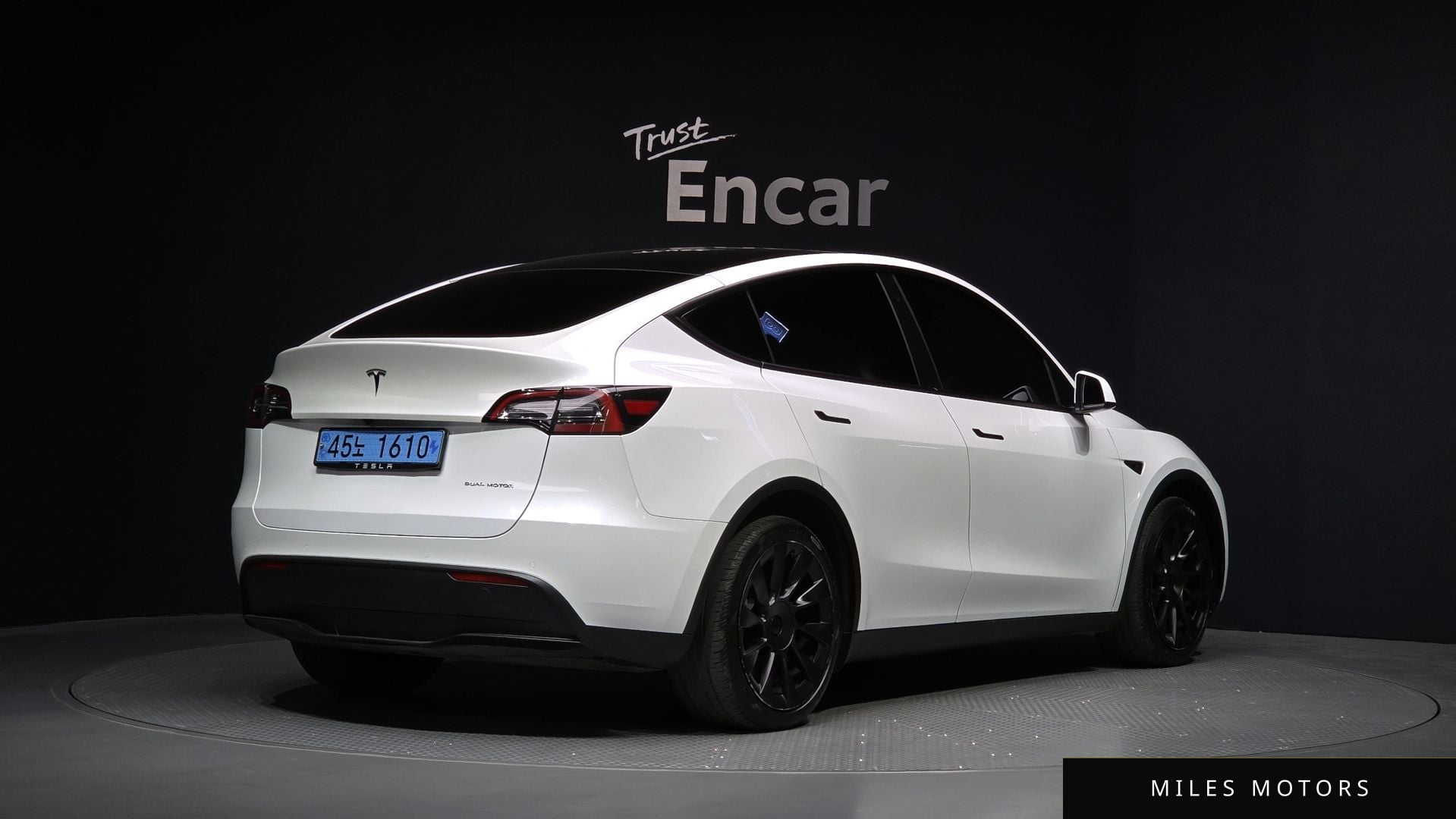 Tesla Model Y 2022 — миниатюра 2