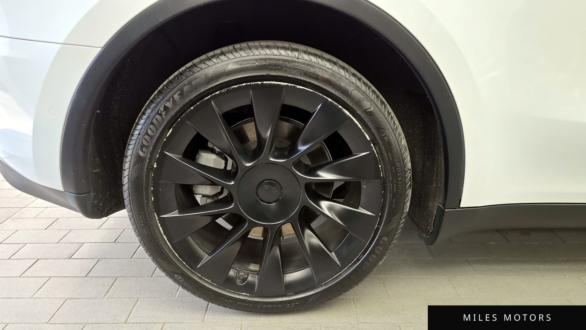 Tesla Model Y 2022 — миниатюра 5