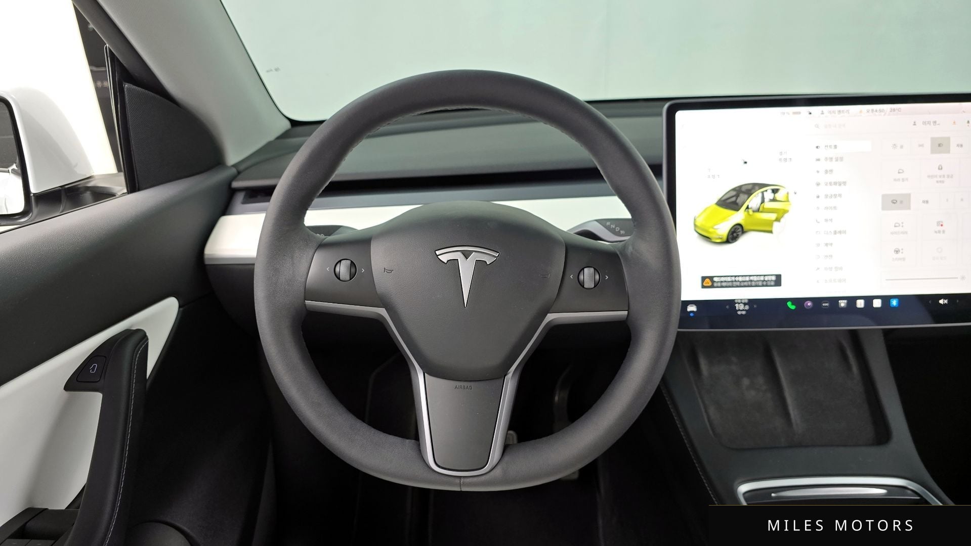 Tesla Model Y 2022 — миниатюра 14