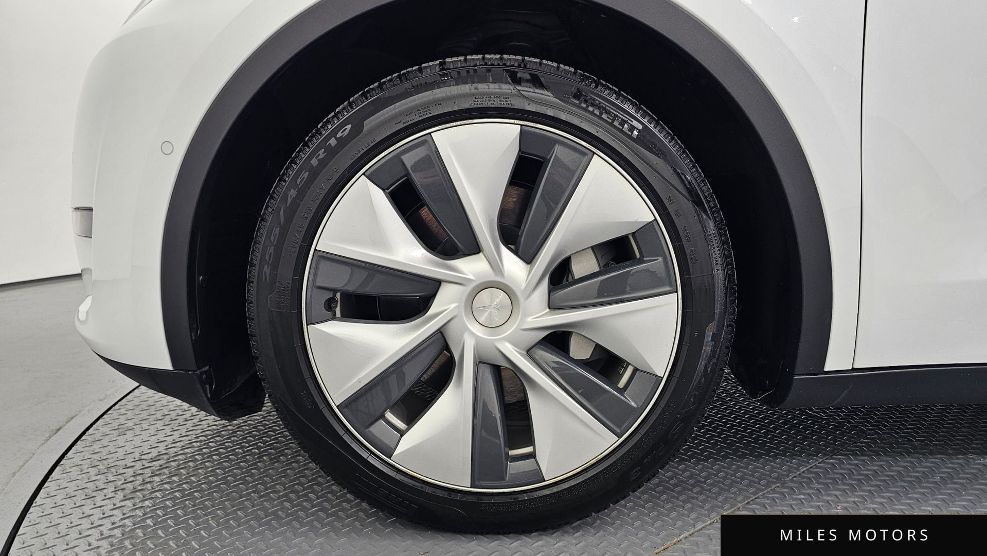 Tesla 모델 Y 2021 — миниатюра 5