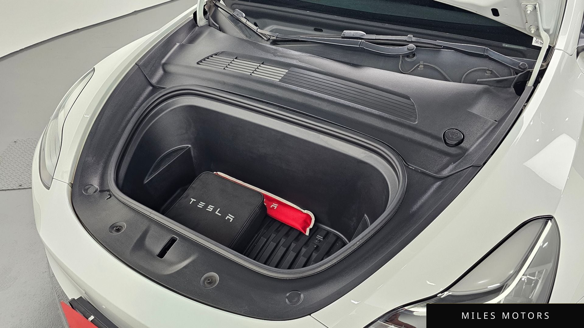 Tesla 모델 Y 2021 — миниатюра 6