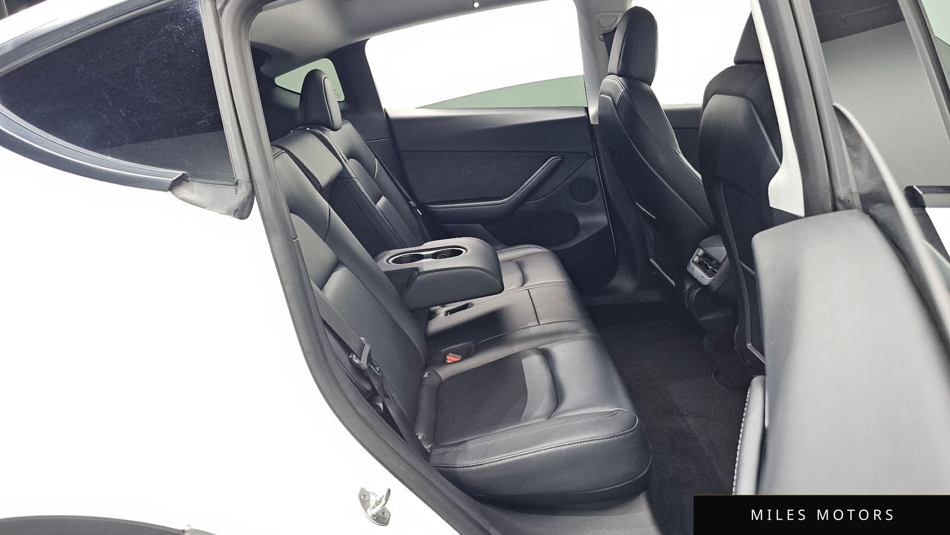 Tesla 모델 Y 2021 — миниатюра 12