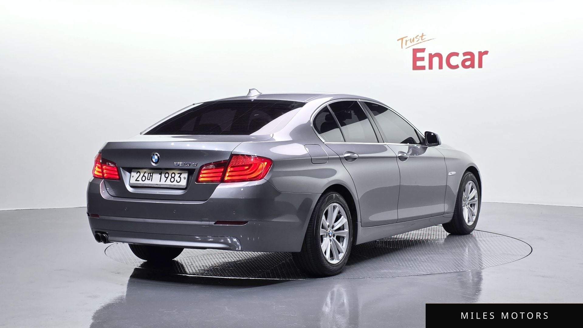 BMW 5 Series (F10) 2011 — миниатюра 2