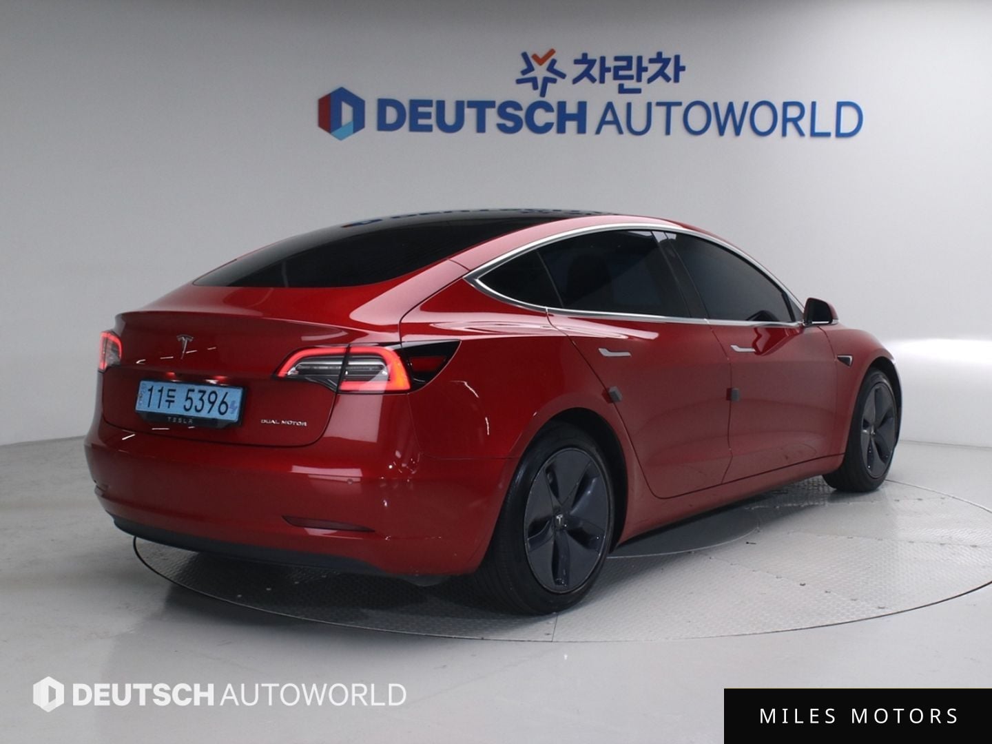 Tesla Model 3 2020 — миниатюра 2
