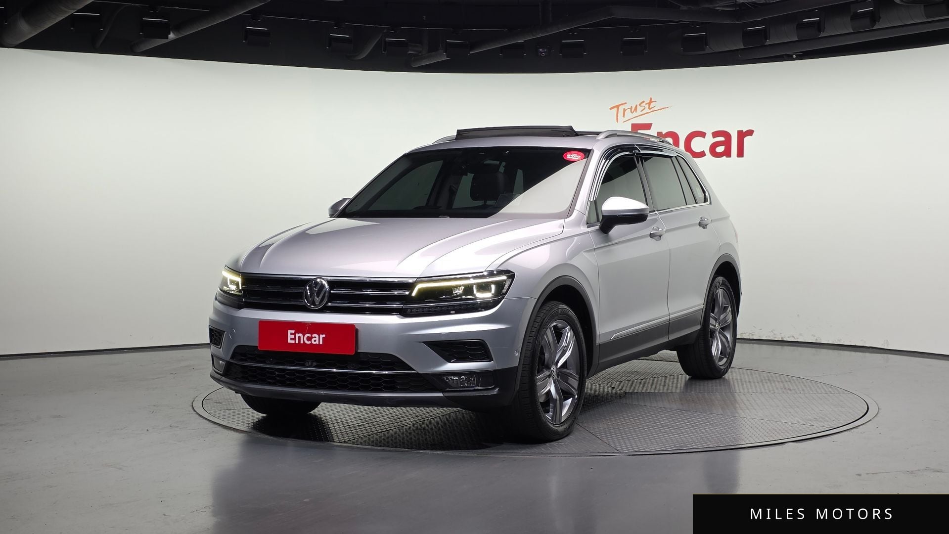 Volkswagen Tiguan 2018 — фото 1 из 12