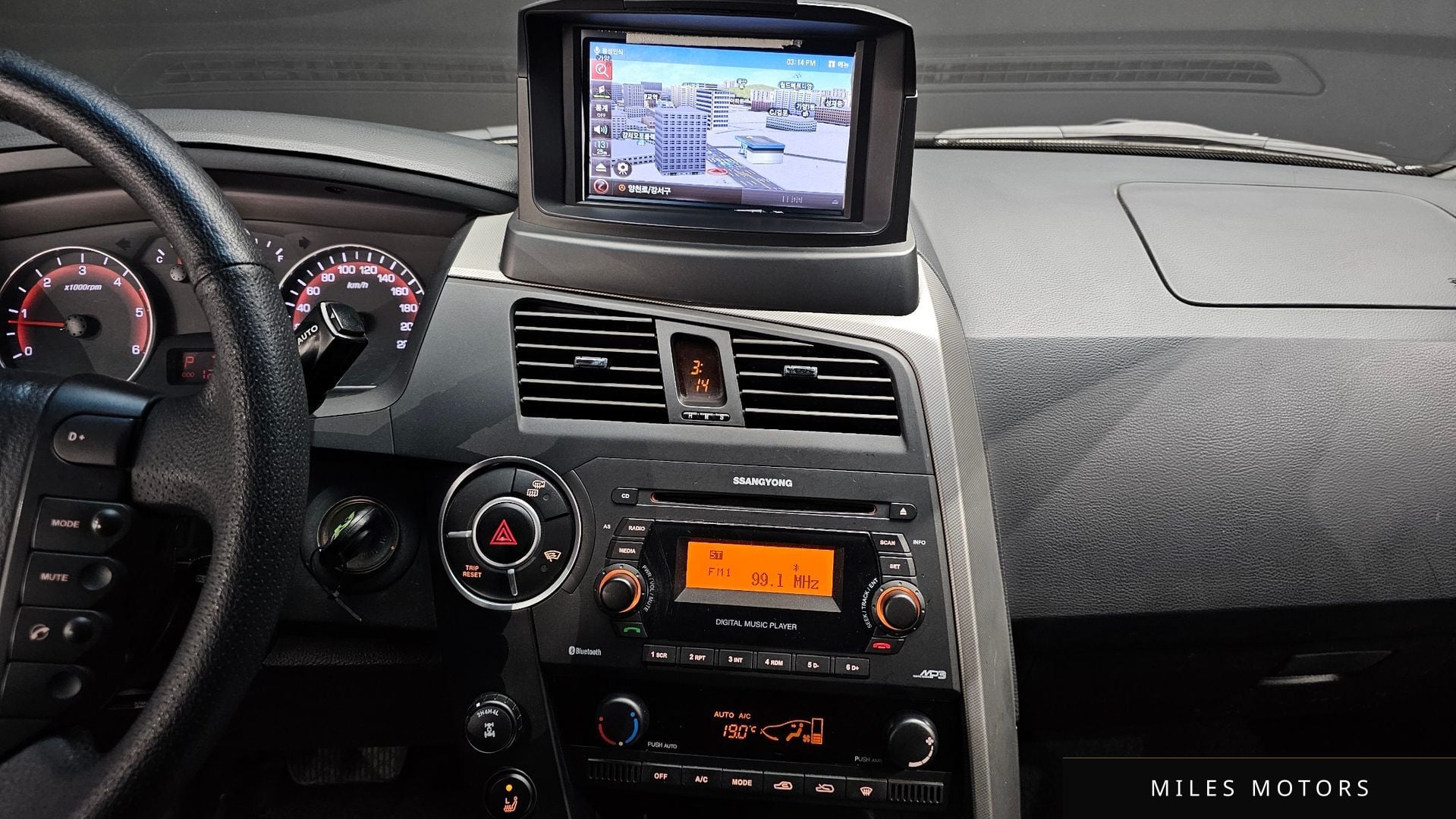 KG Mobility 코란도 스포츠 2013 — миниатюра 20