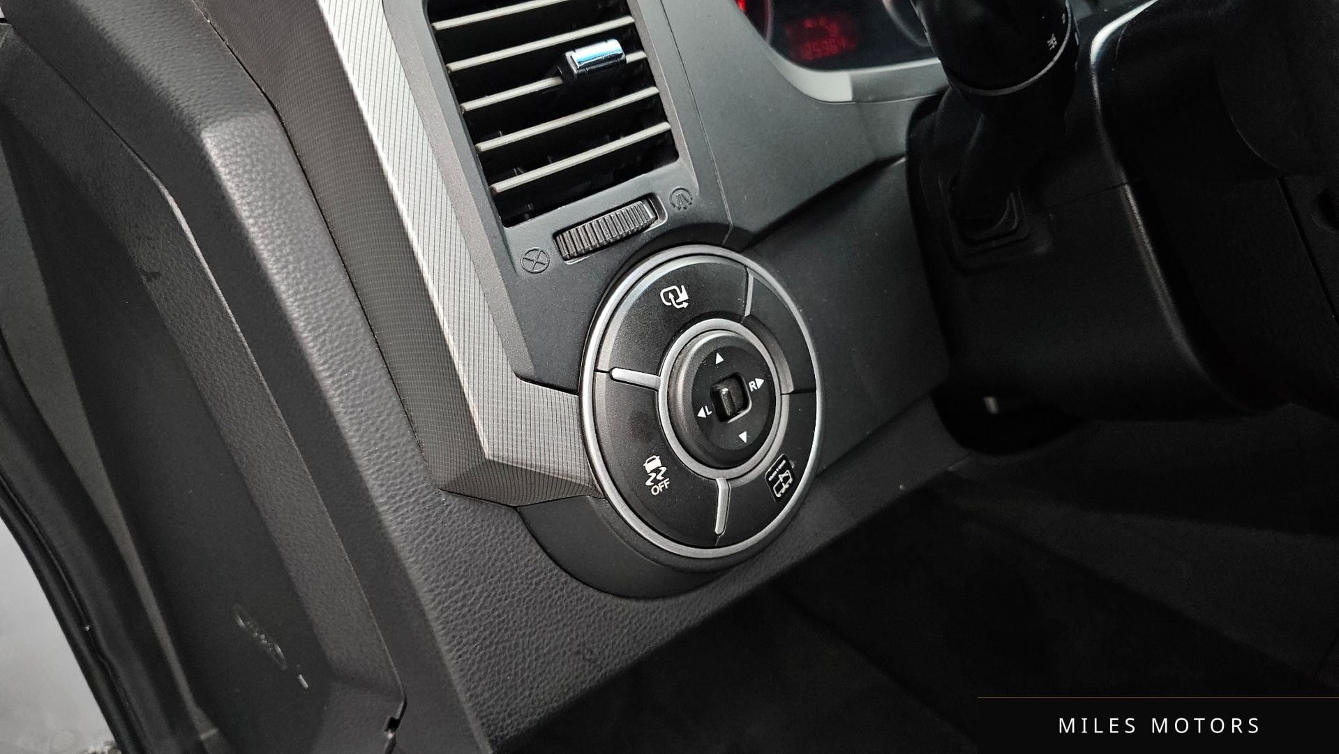 KG Mobility 코란도 스포츠 2013 — миниатюра 24