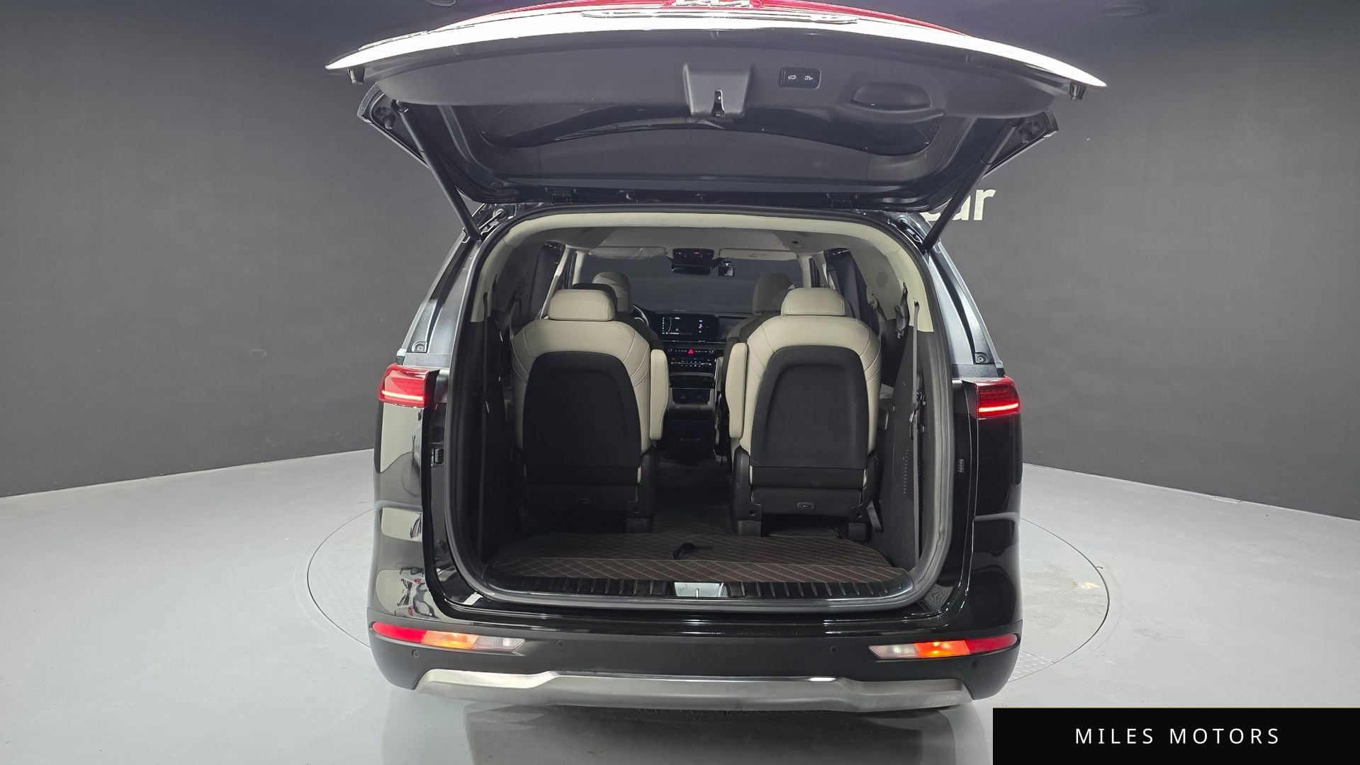 Kia Carnival 2023 — миниатюра 25
