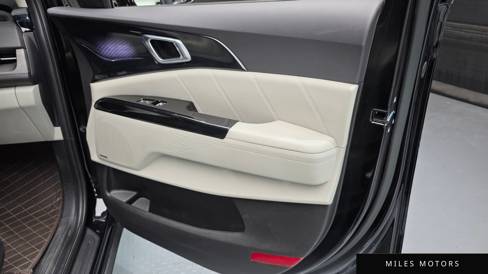 Kia Carnival 2023 — миниатюра 15