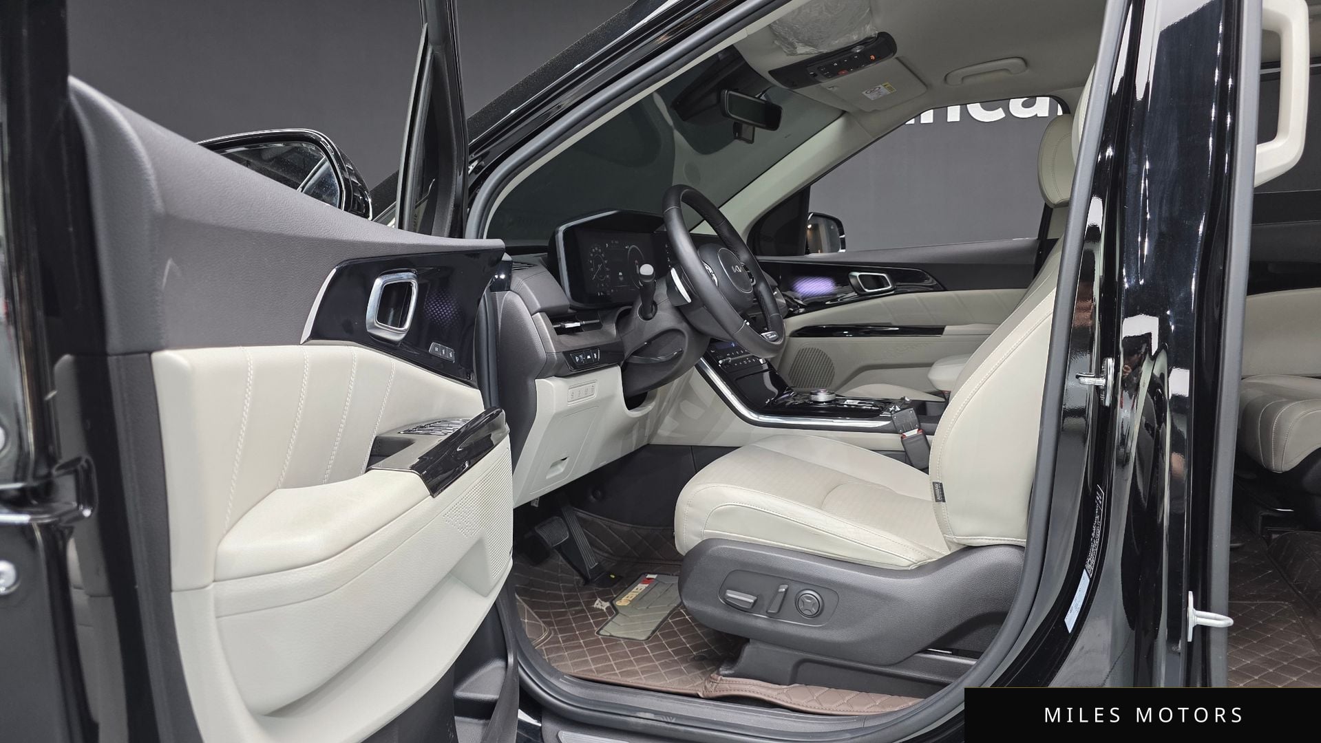 Kia Carnival 2023 — миниатюра 16