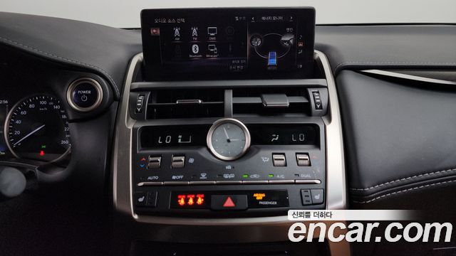 Лексус NX300h 2019 — миниатюра 31