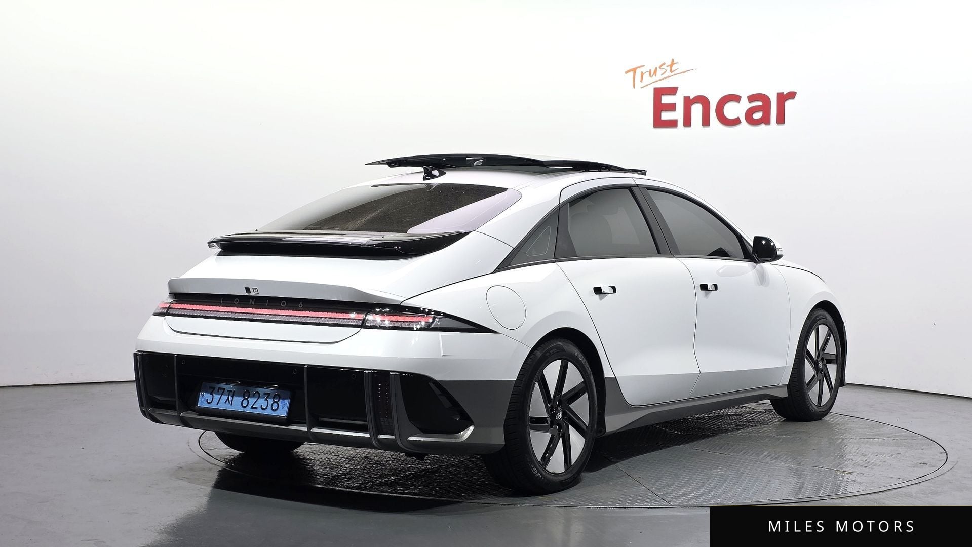 Hyundai Ioniq6 2023 — миниатюра 2