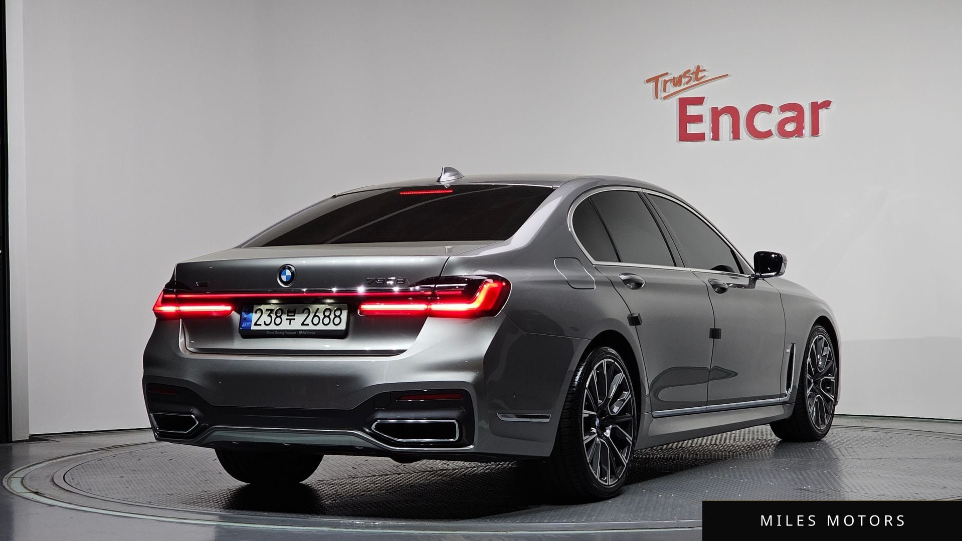 BMW 7 Series (G11) 2021 — миниатюра 2