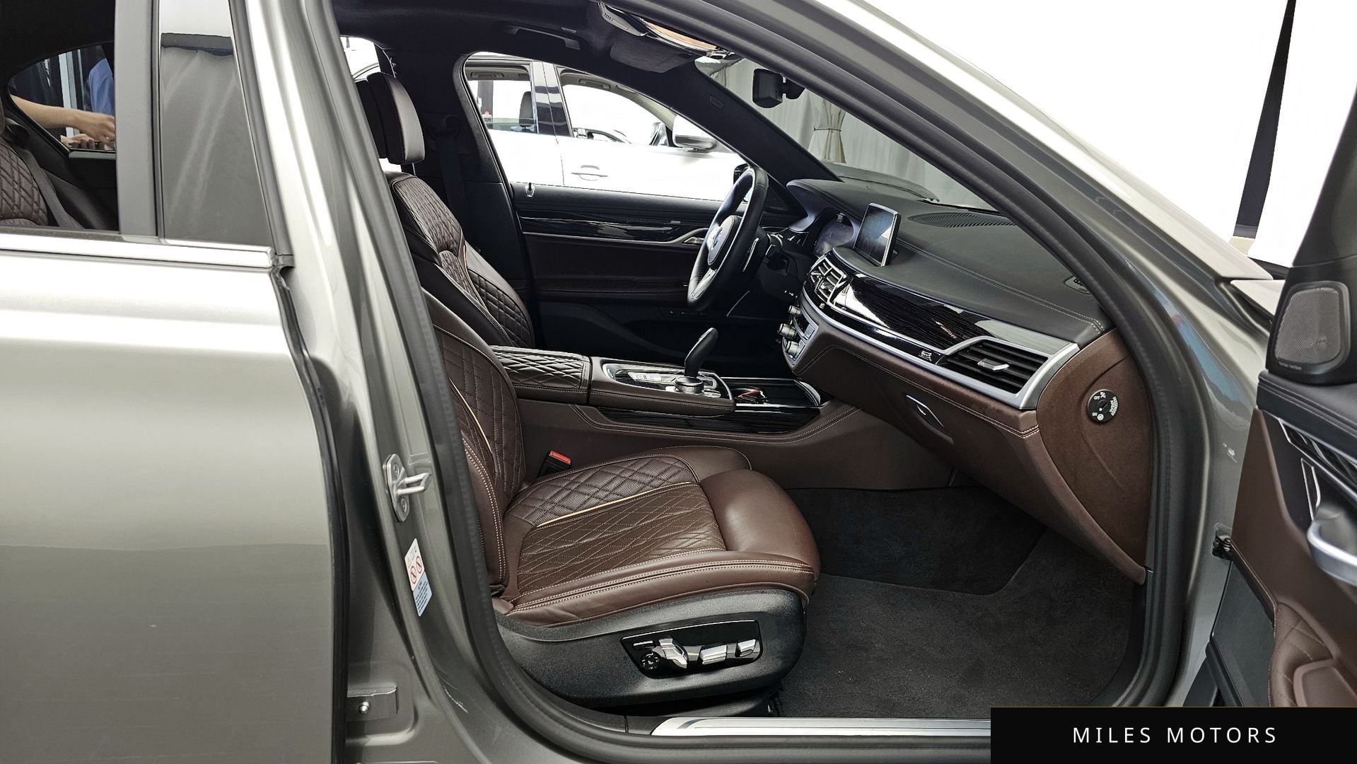 BMW 7 Series (G11) 2021 — миниатюра 17